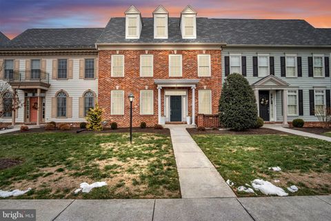 6 JAMESTOWN SQUARE MECHANICSBURG PA 17050