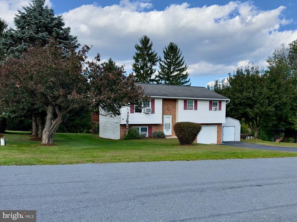 Photo of 201 Beechwood Drive, LITITZ, PA 17543 (MLS # PALA2058728)