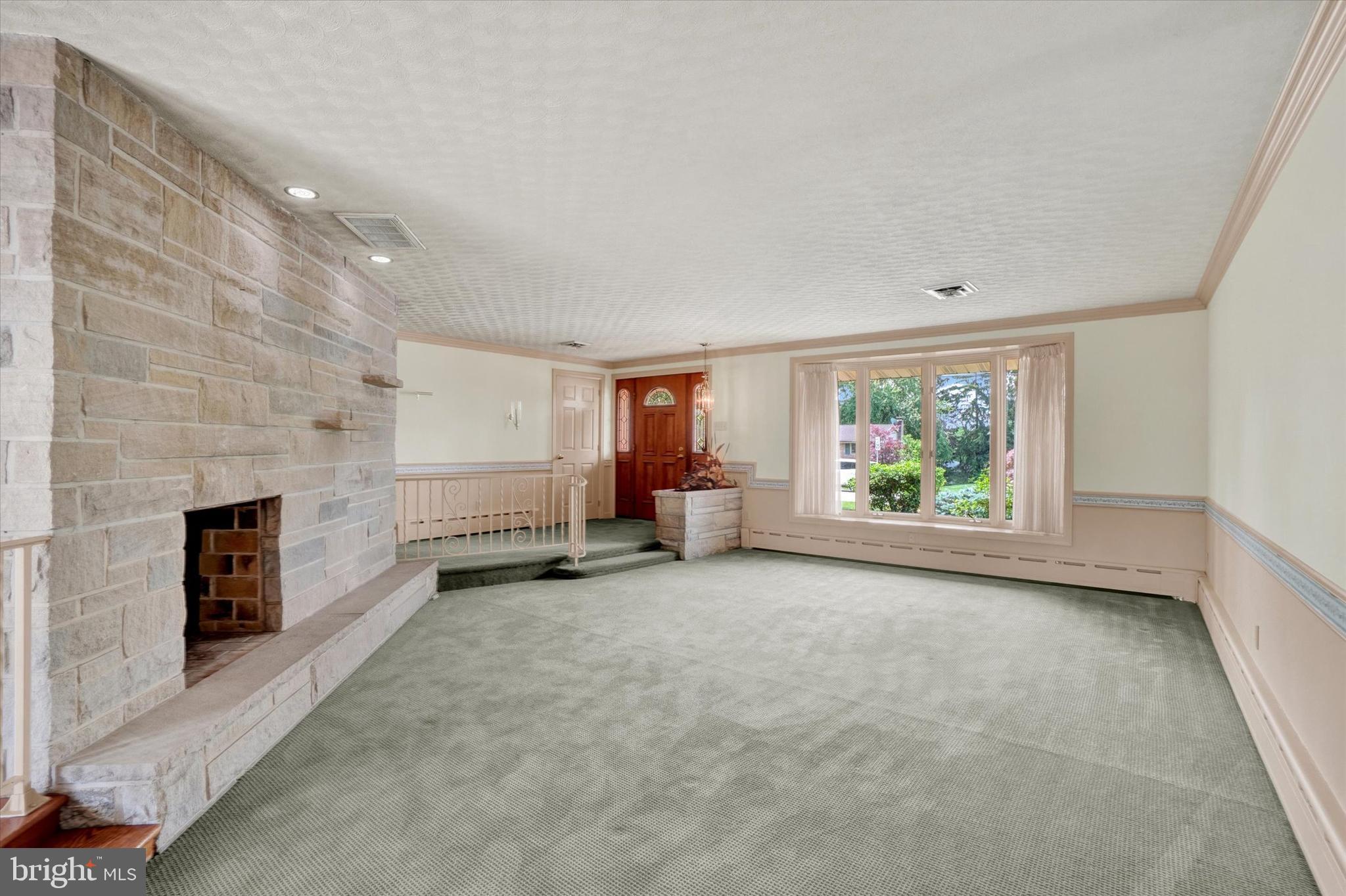 2901 SUNSET DRIVE