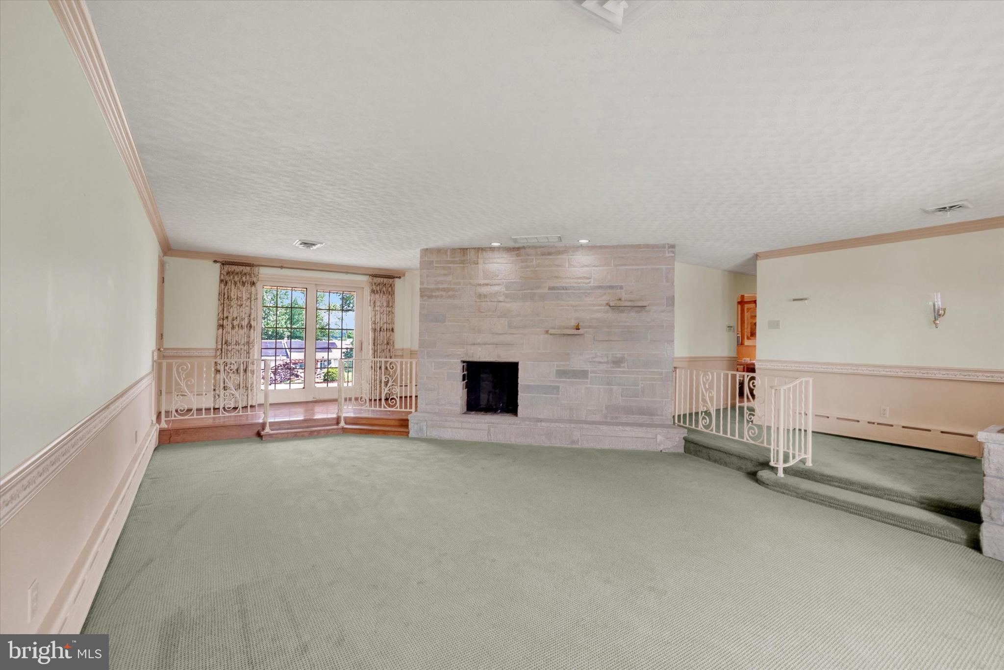 2901 SUNSET DRIVE
