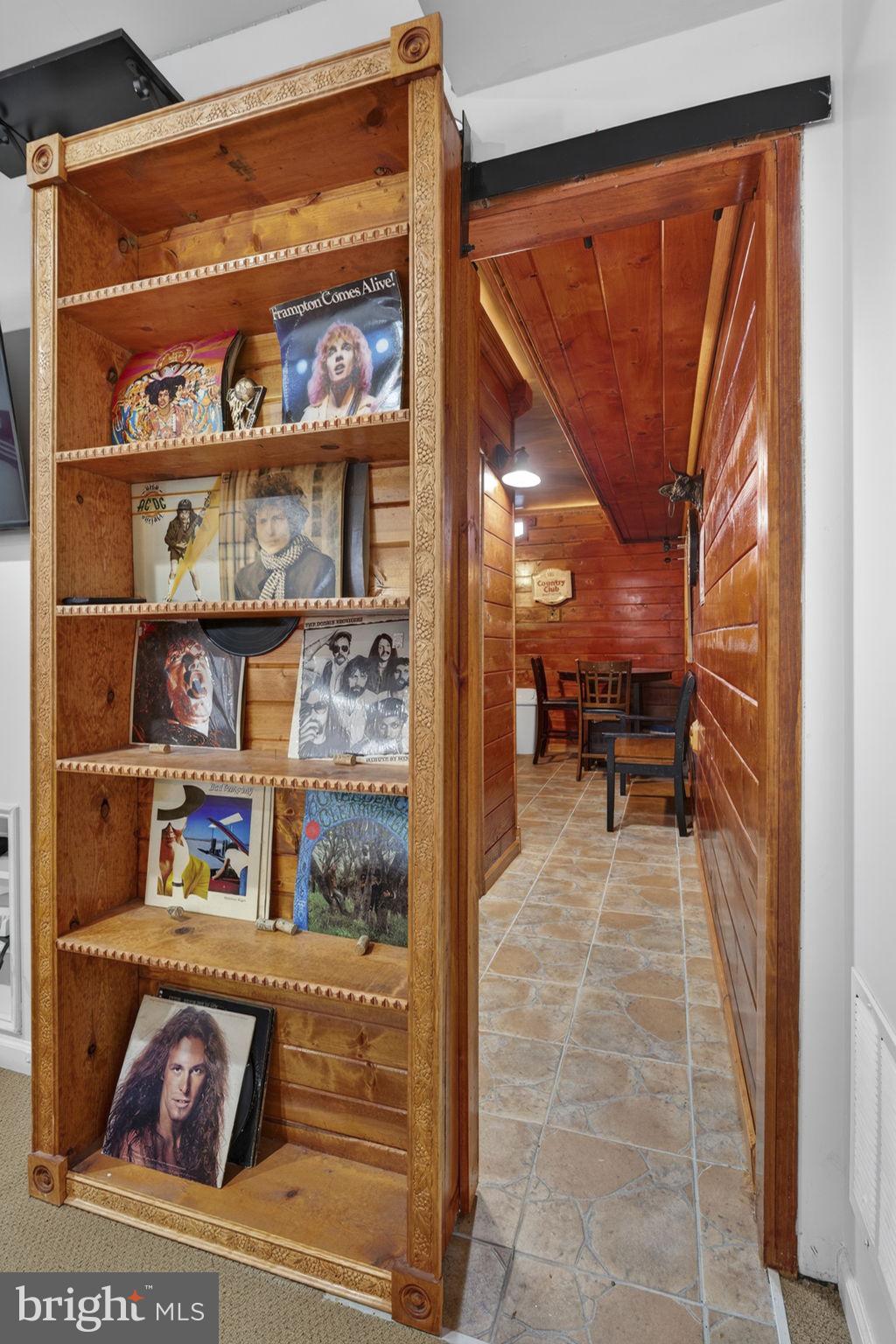 WAKELAND MANOR - Residential