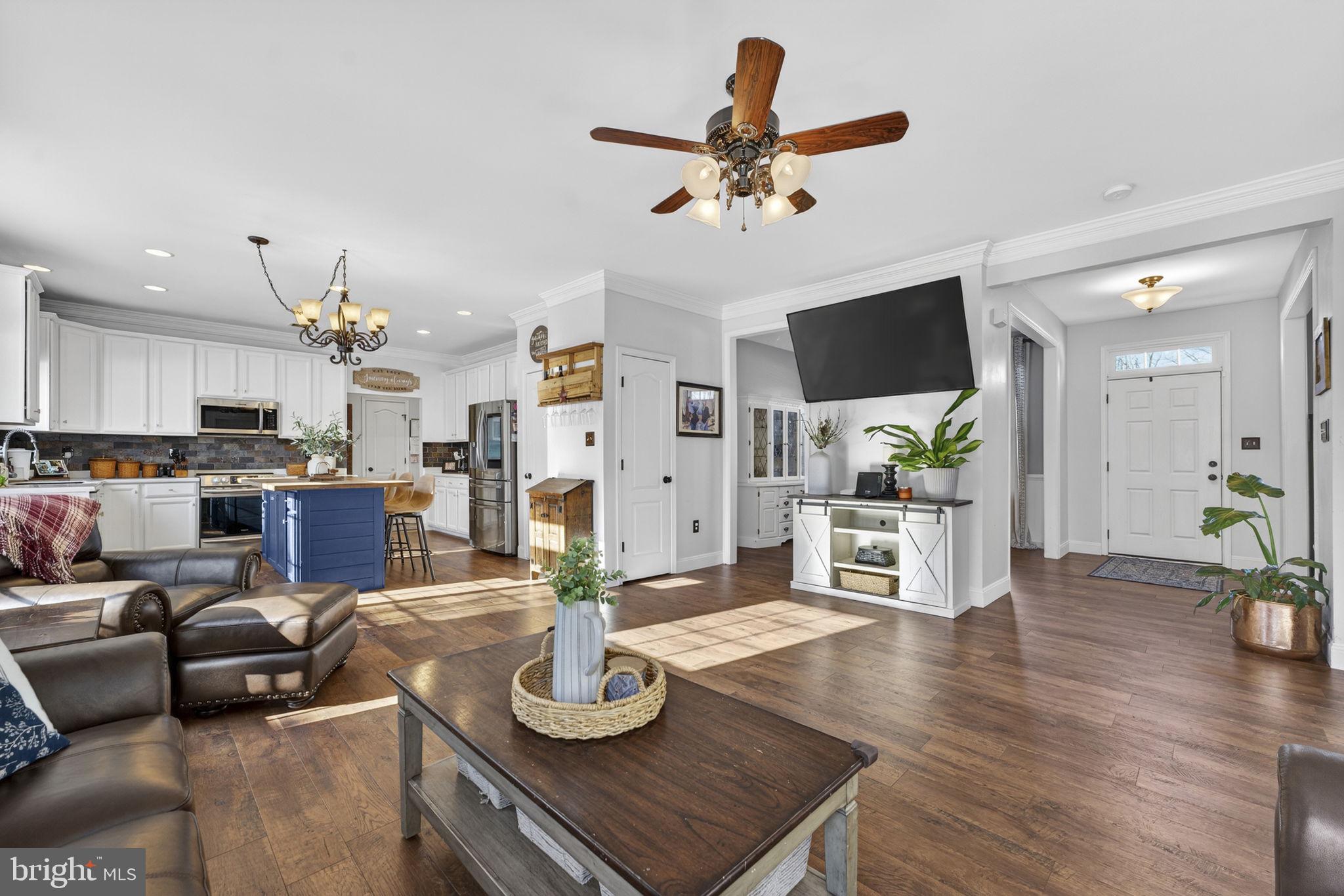 WAKELAND MANOR - Residential