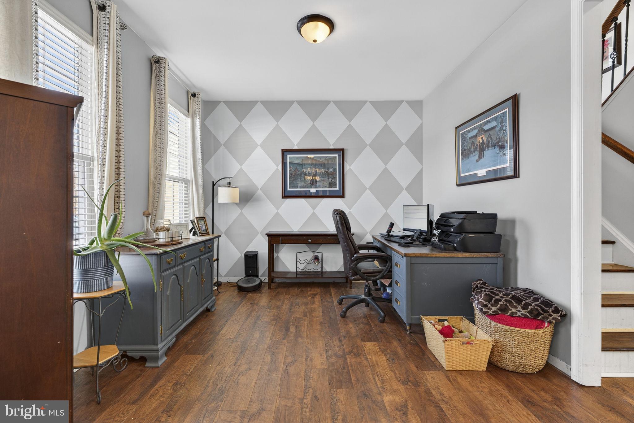 WAKELAND MANOR - Residential