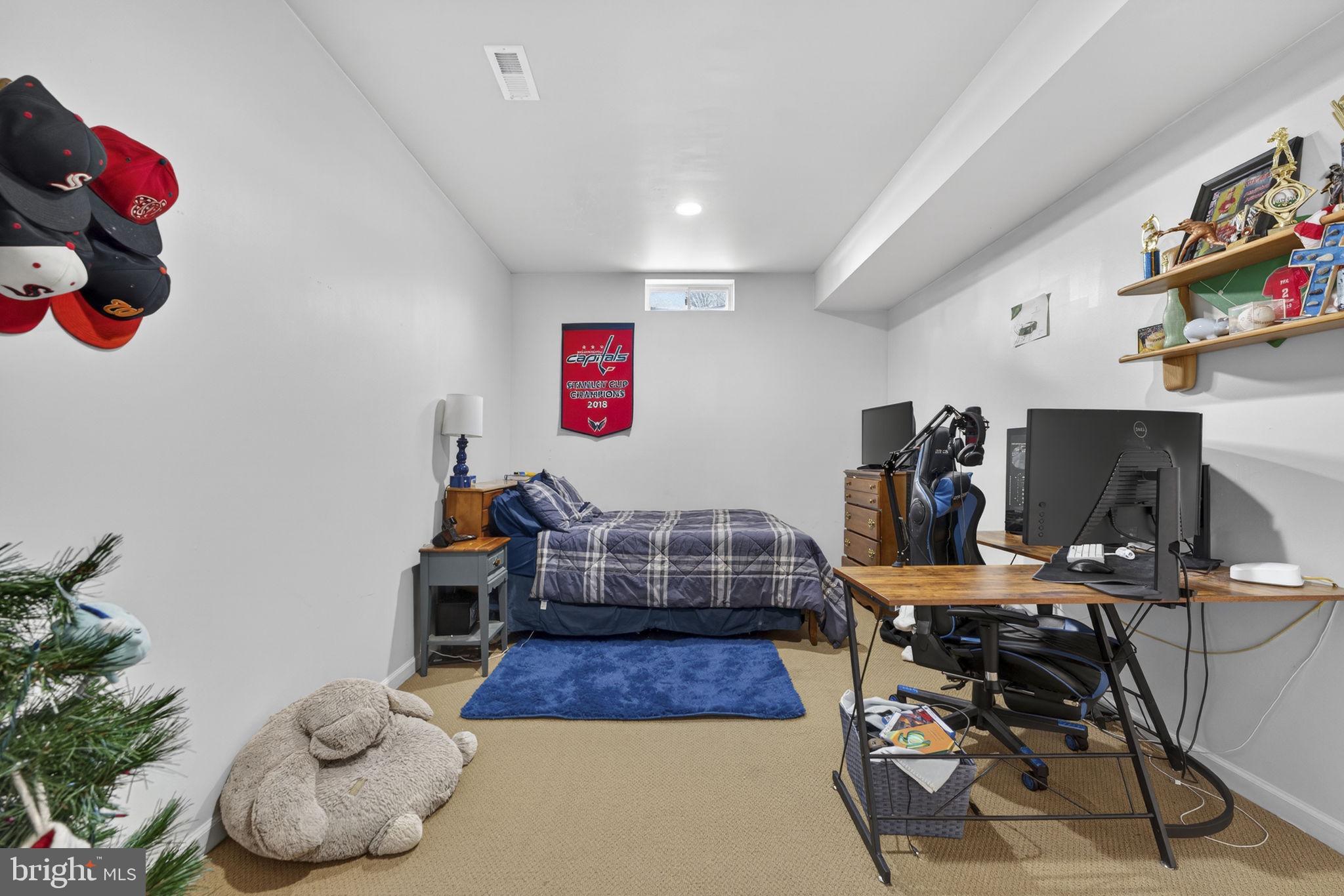 WAKELAND MANOR - Residential