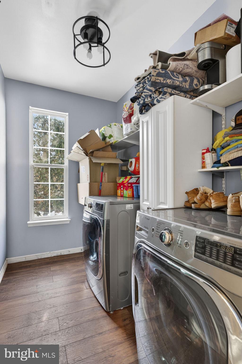 WAKELAND MANOR - Residential