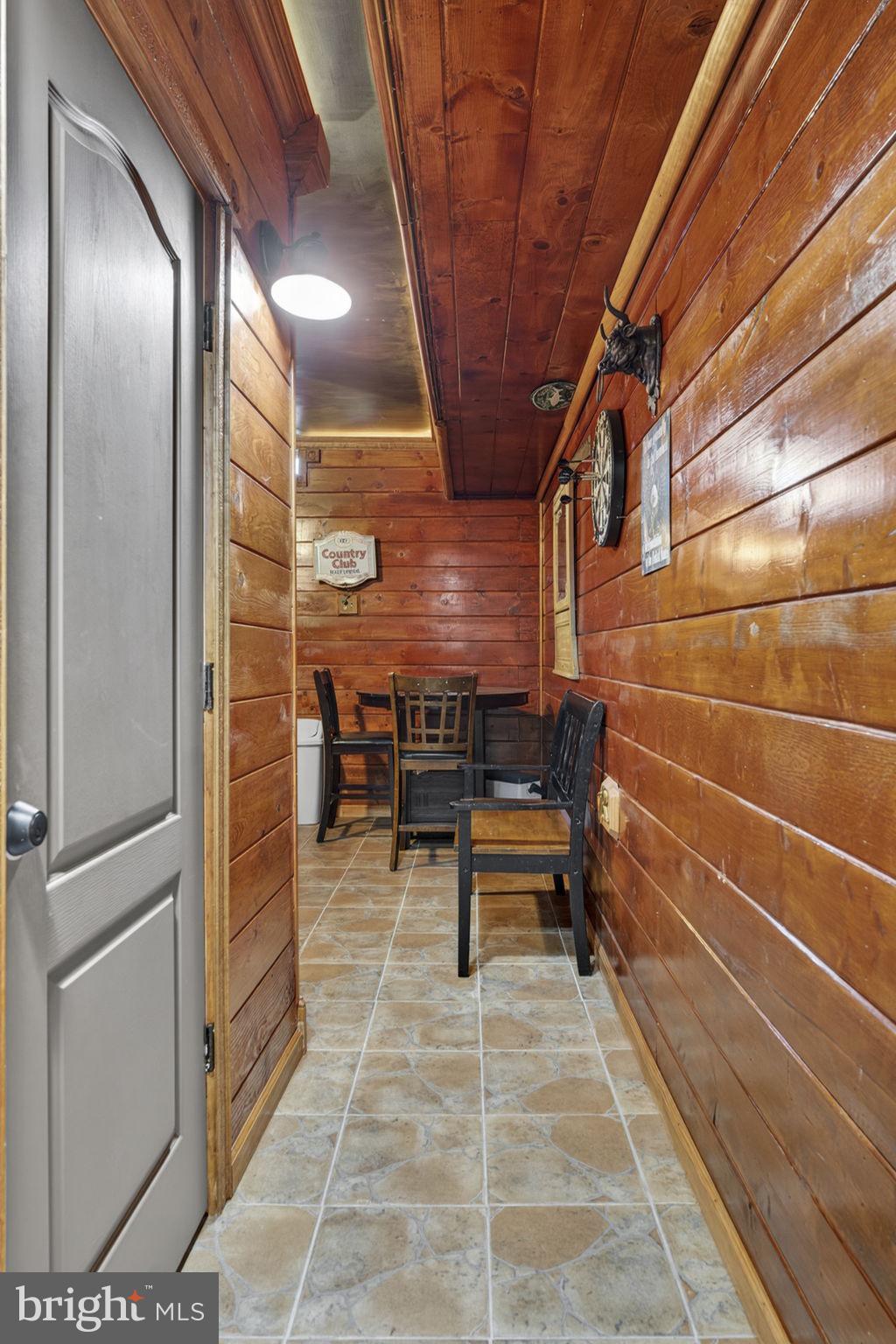 WAKELAND MANOR - Residential