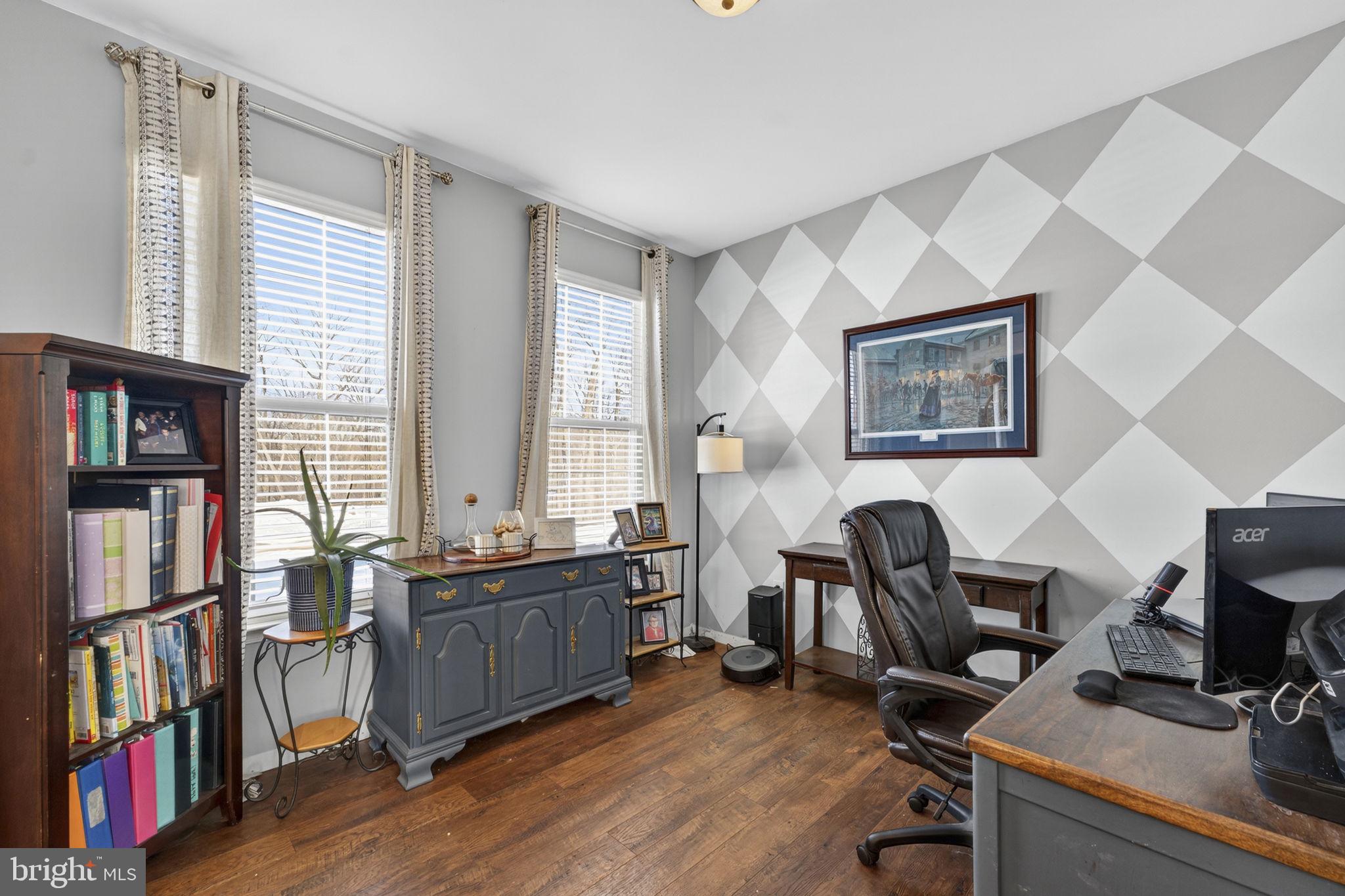 WAKELAND MANOR - Residential