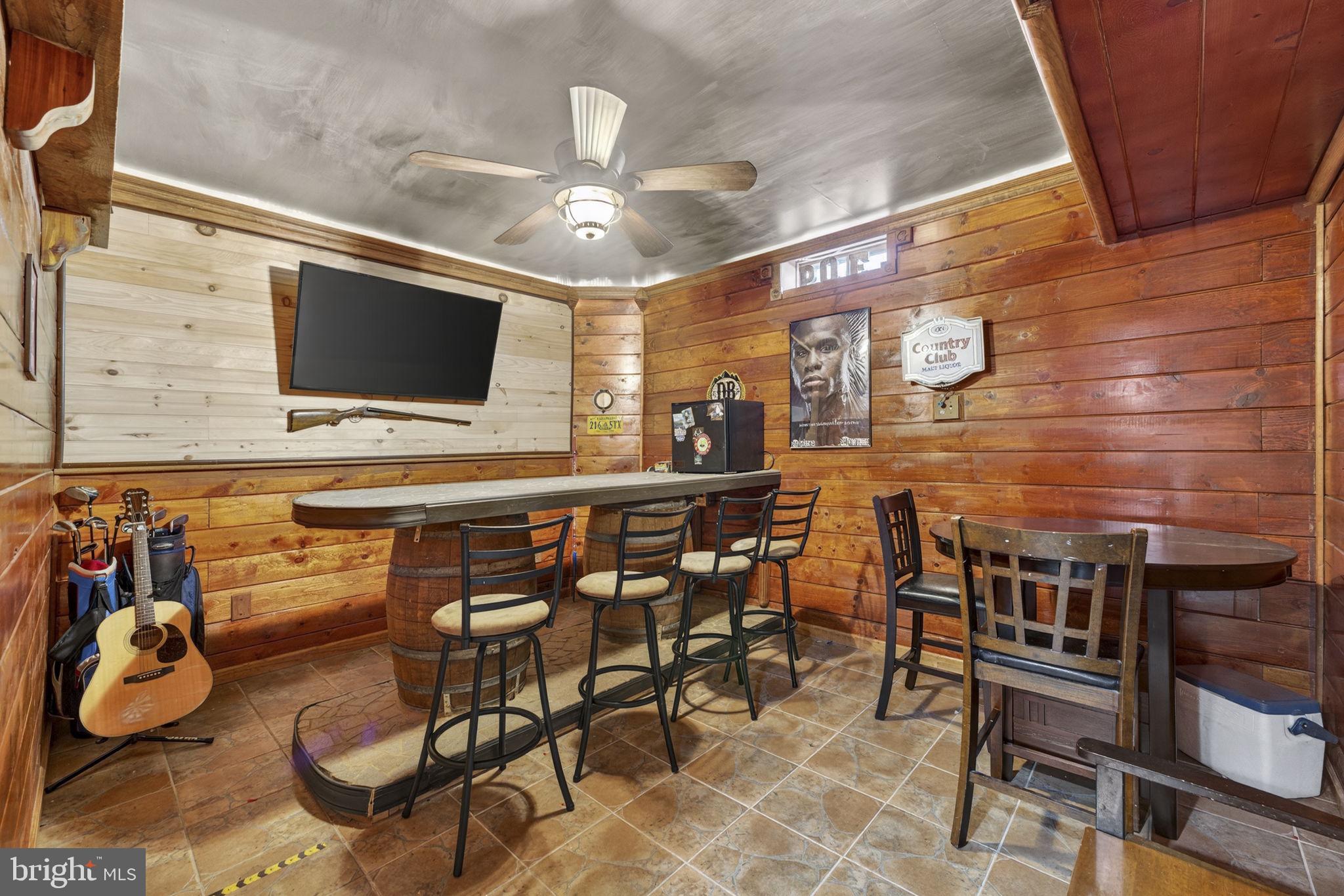 WAKELAND MANOR - Residential