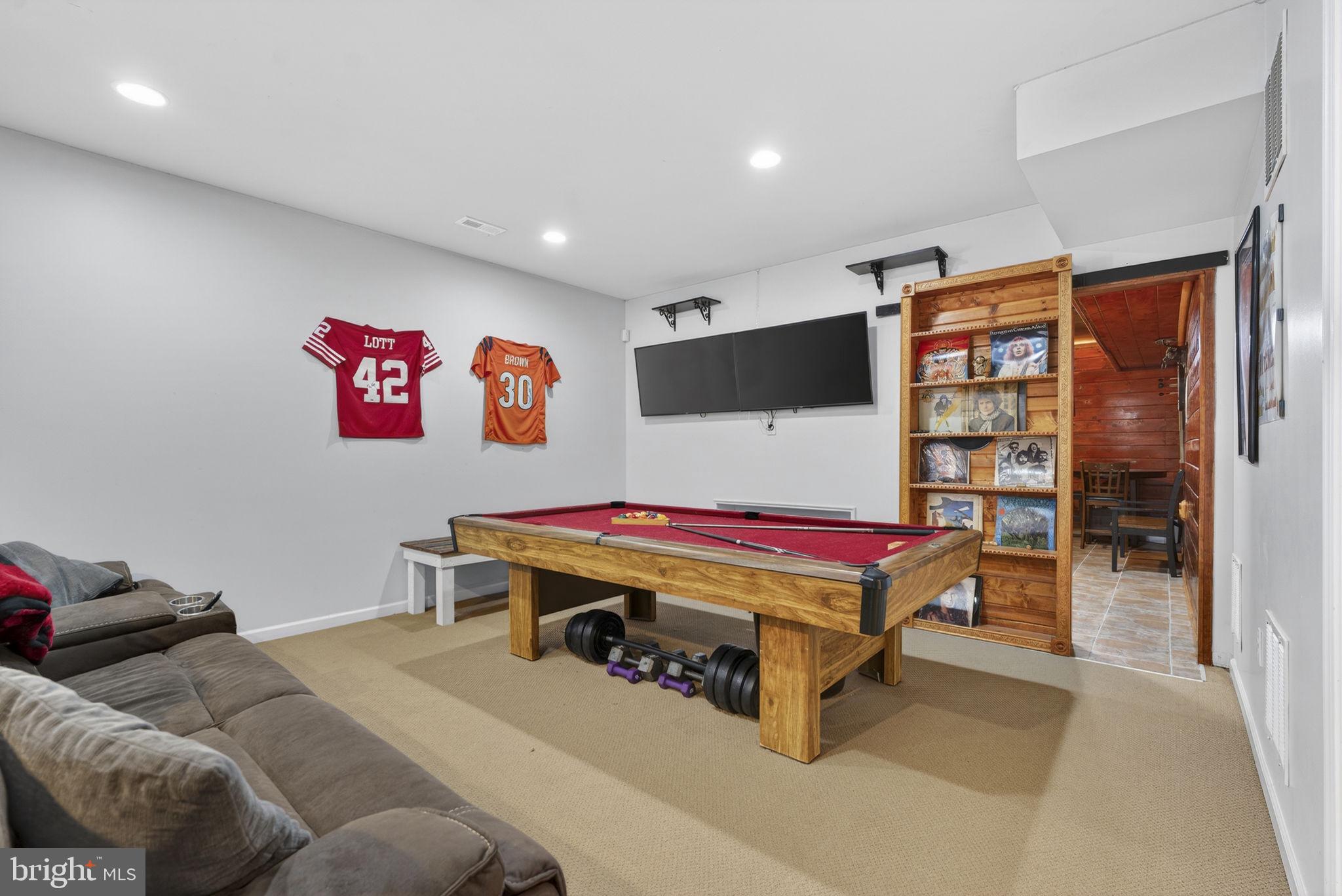 WAKELAND MANOR - Residential