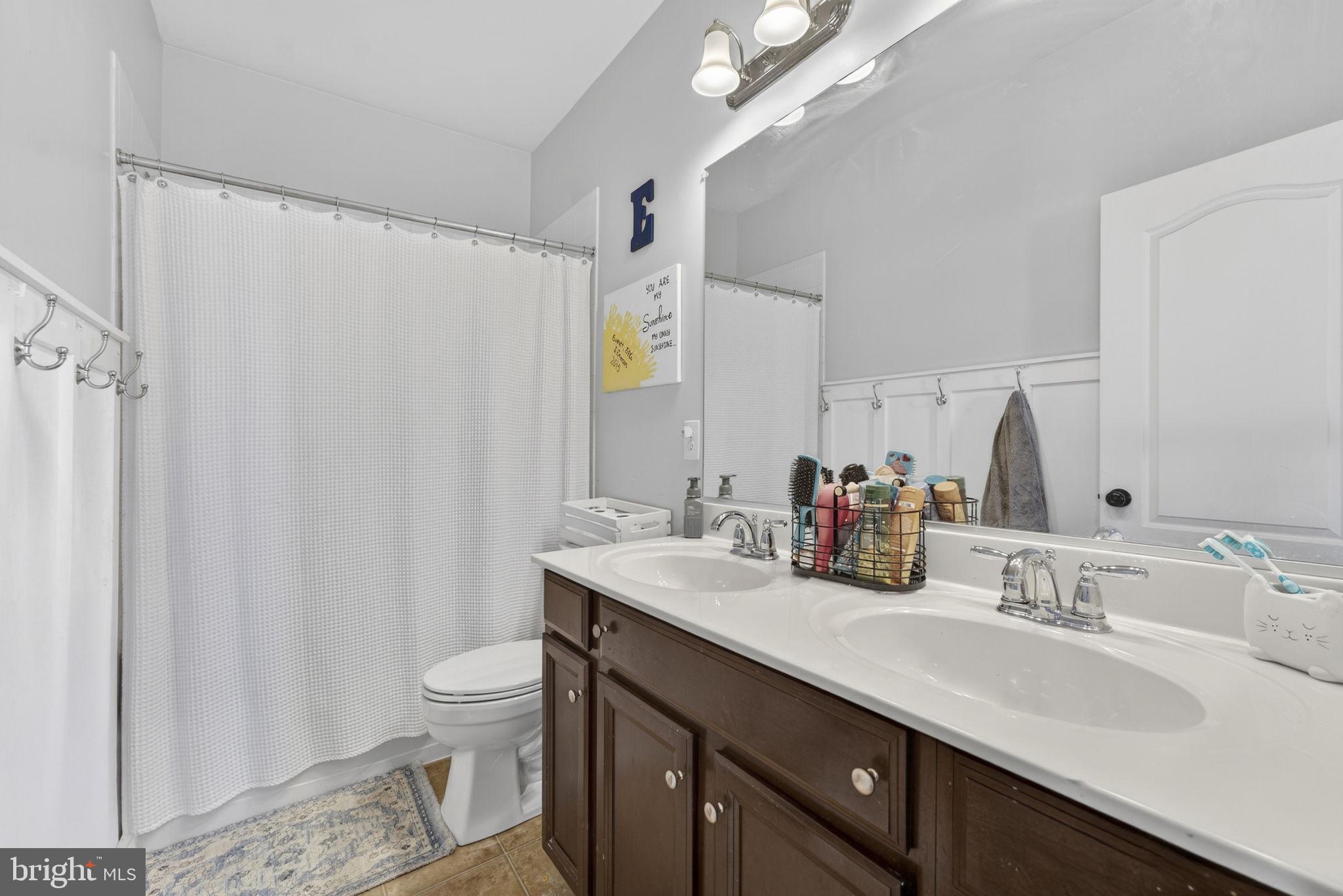 WAKELAND MANOR - Residential