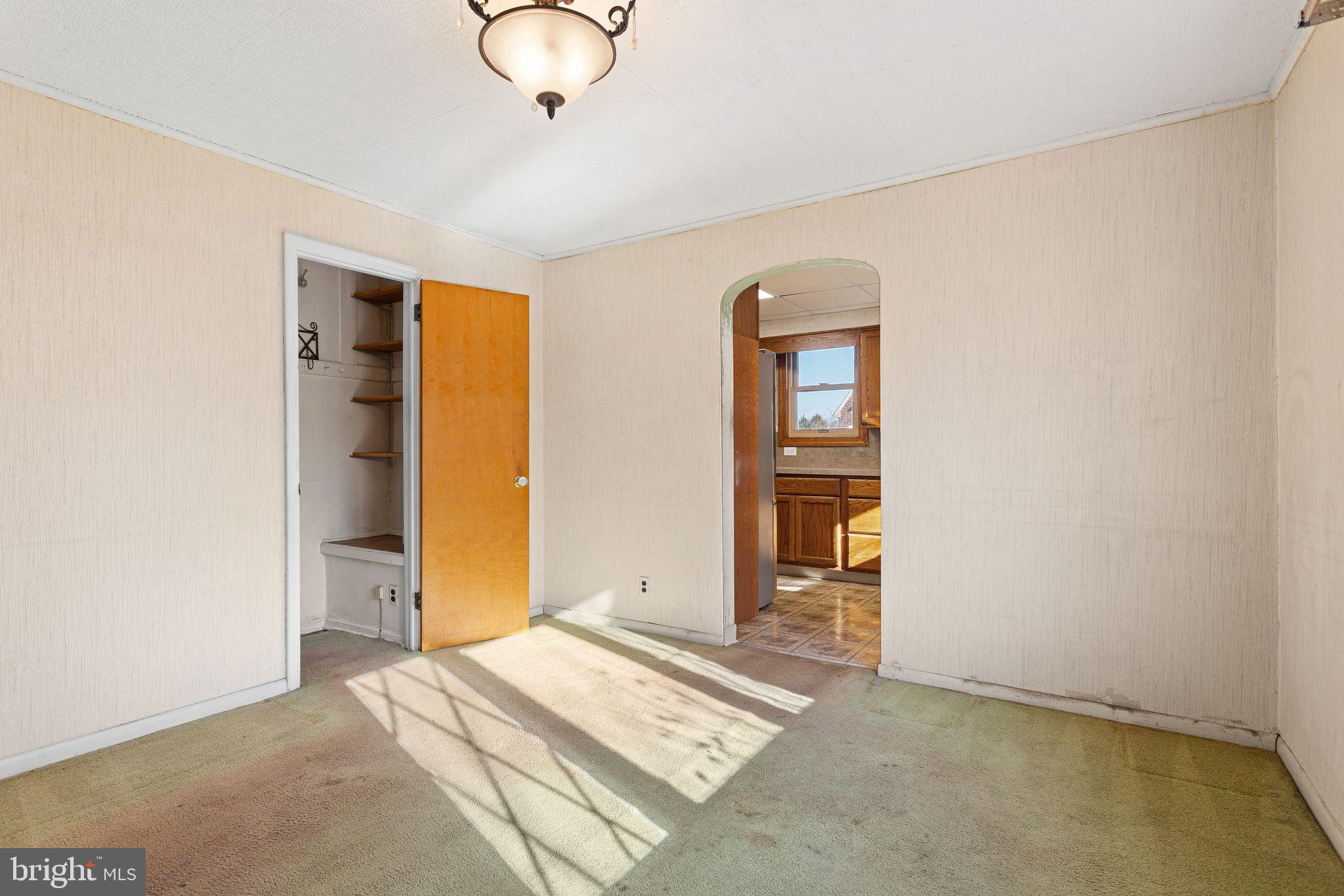 ROXBOROUGH - Residential