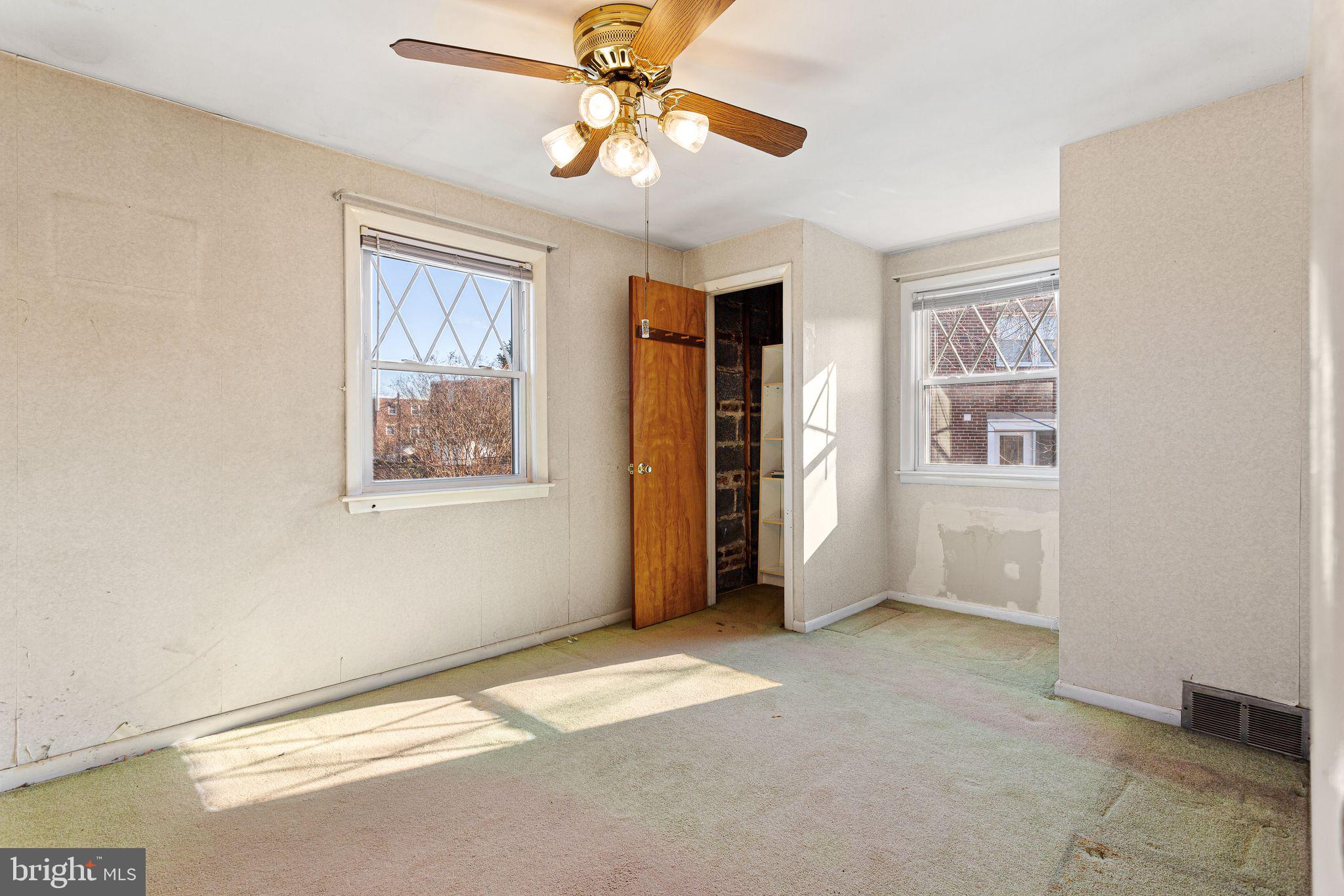 ROXBOROUGH - Residential