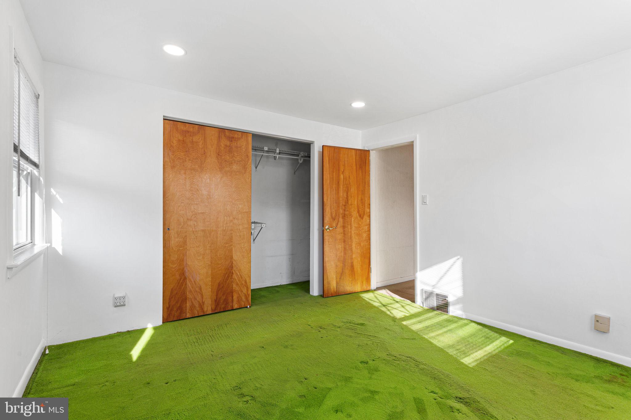 ROXBOROUGH - Residential