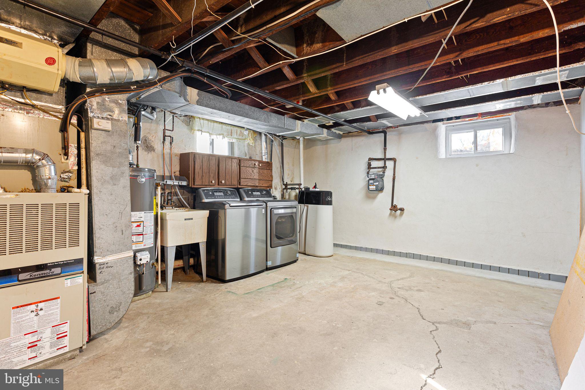 ROXBOROUGH - Residential