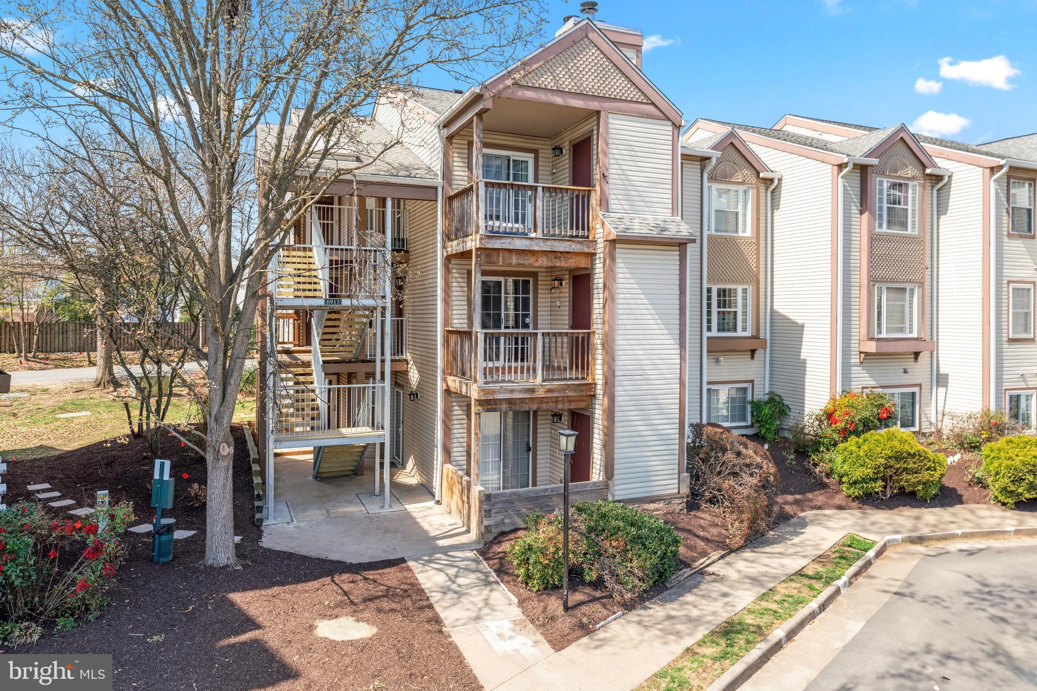 SURREY AT MANCHESTER LAKES - Residential Lease