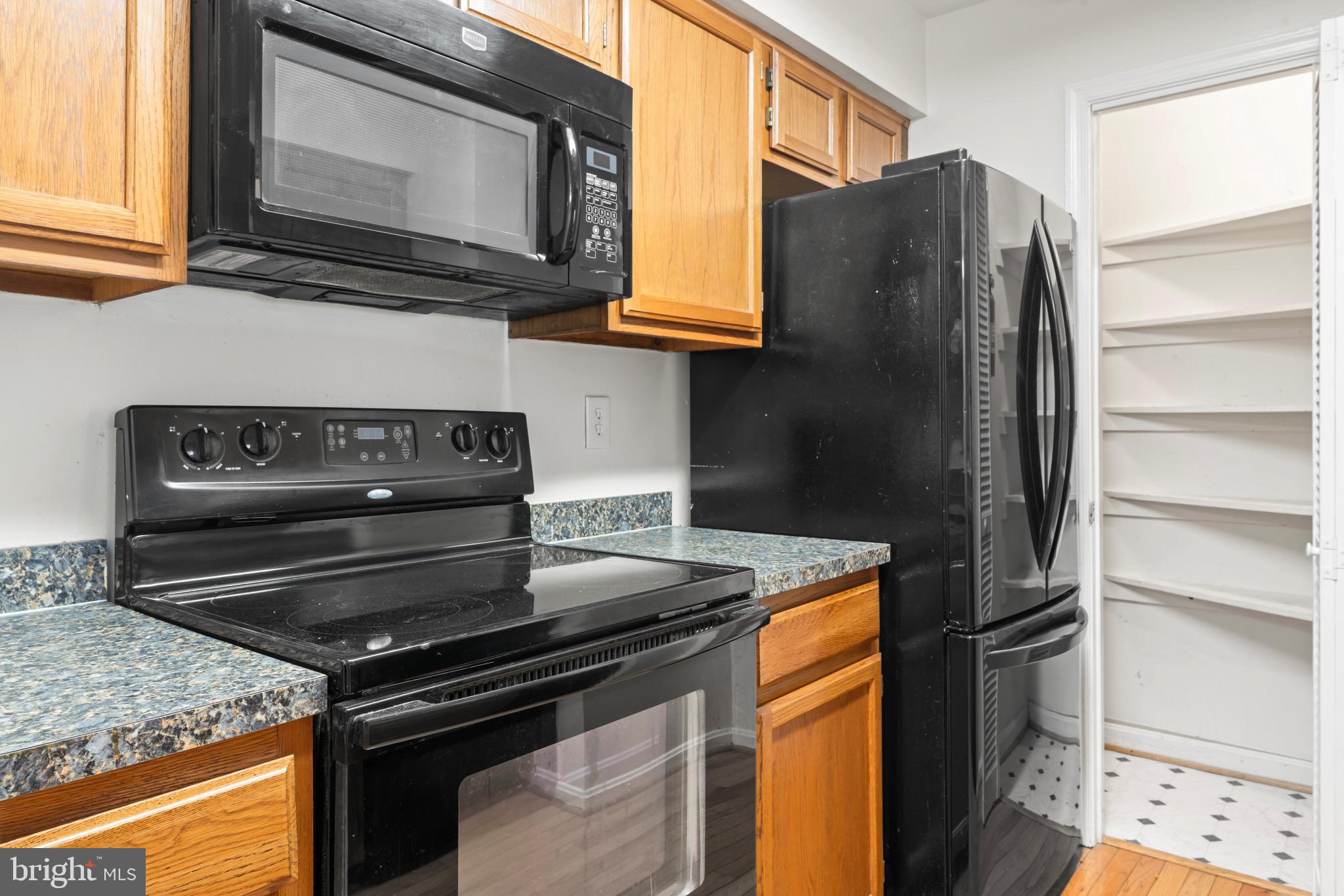 SURREY AT MANCHESTER LAKES - Residential Lease