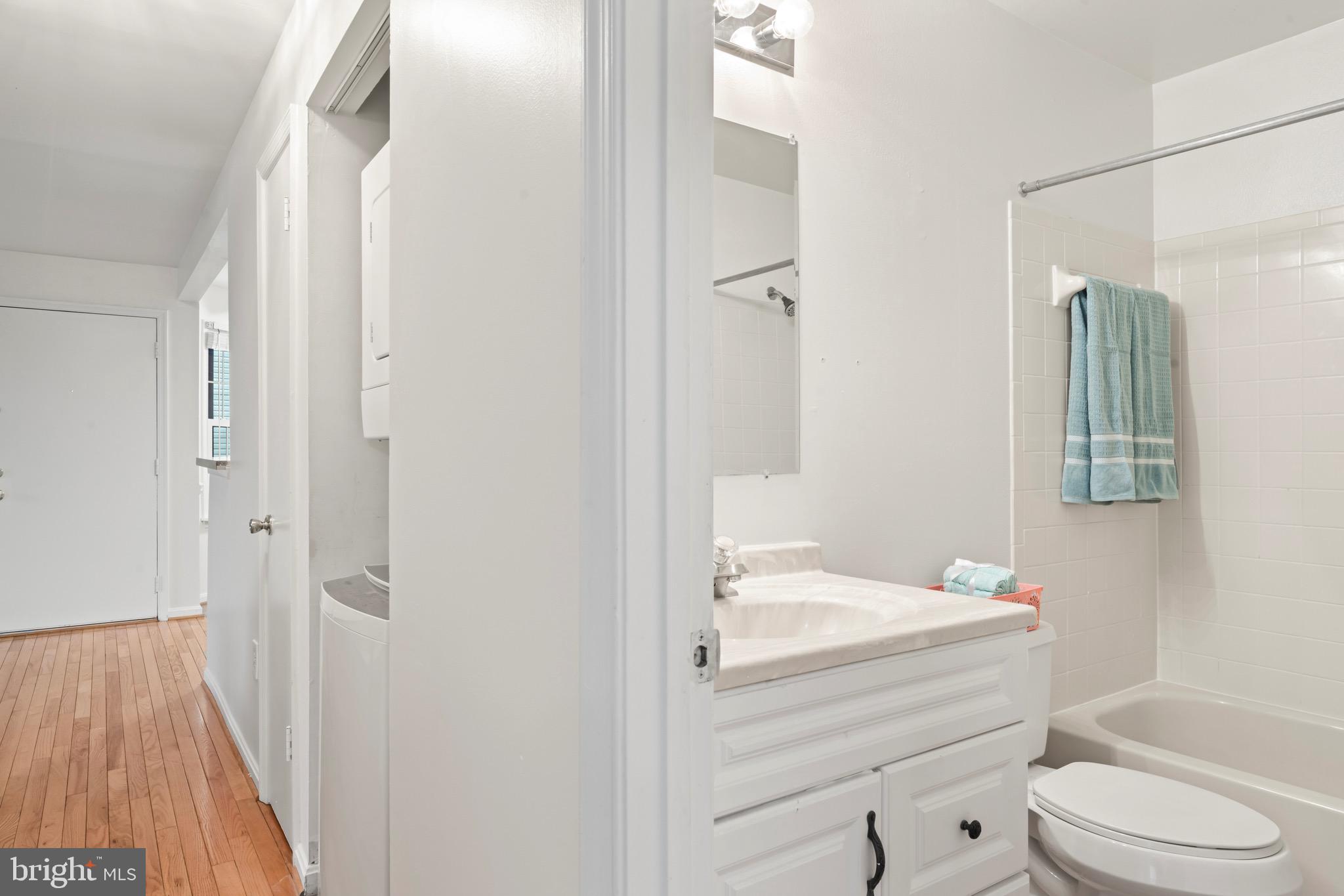 SURREY AT MANCHESTER LAKES - Residential Lease