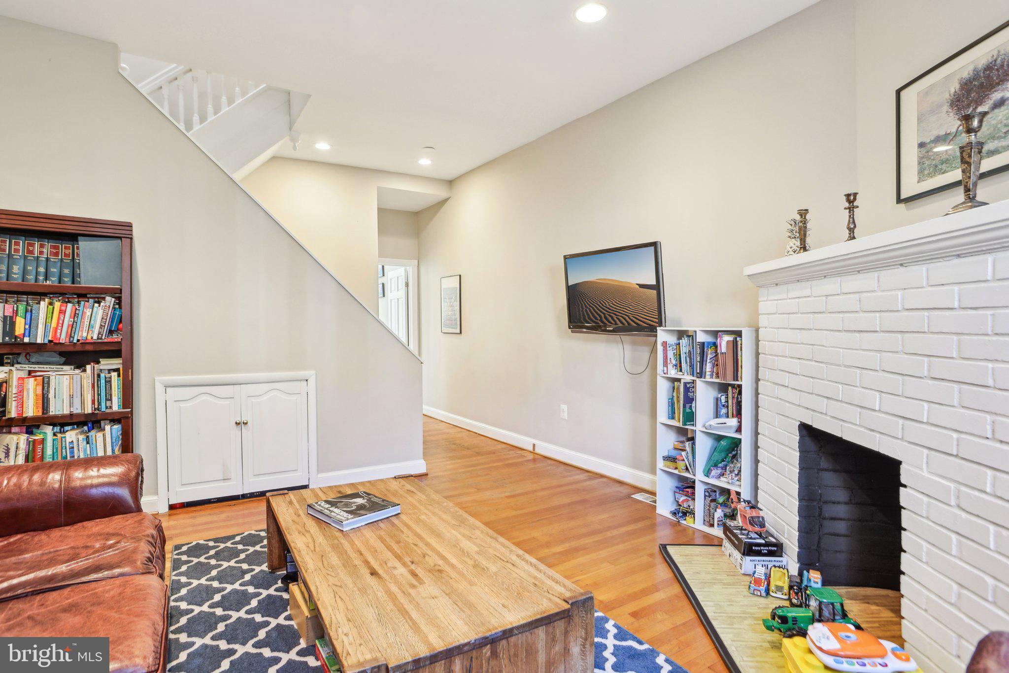 403 E STREET NE