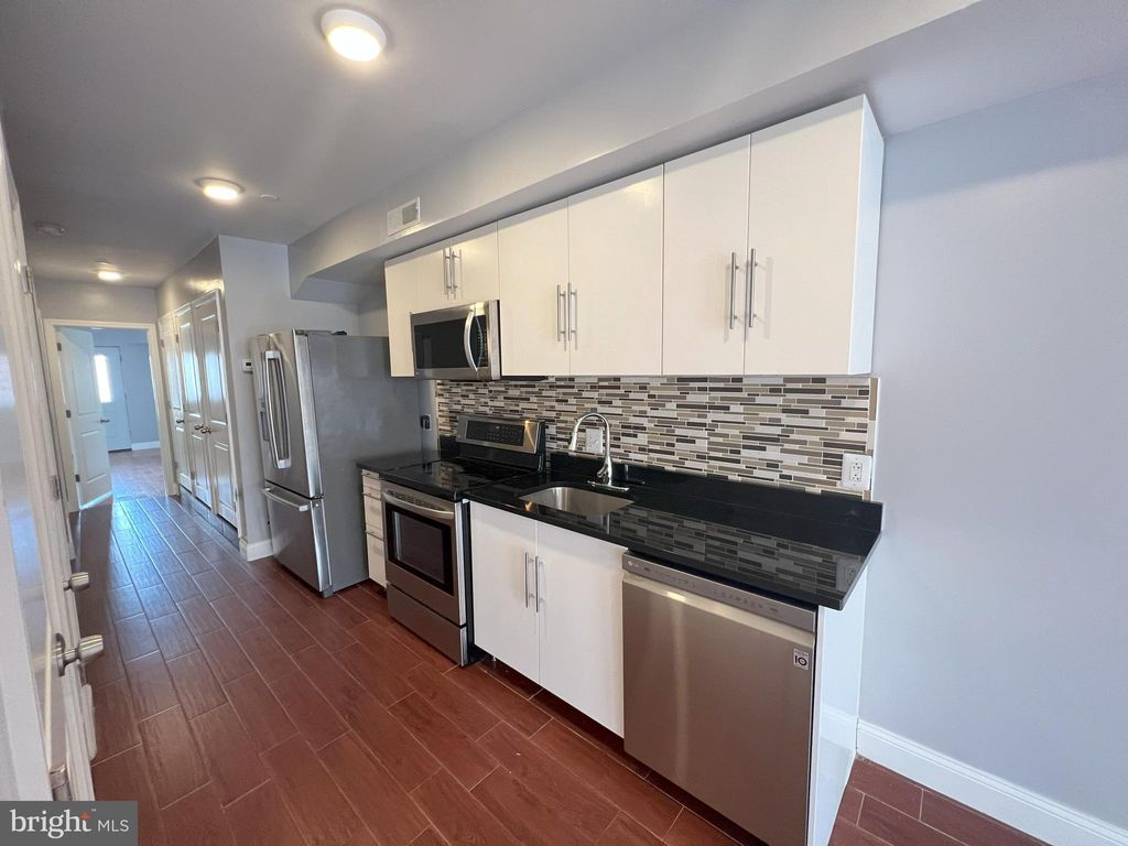 Photo of 615 N 11th Street, PHILADELPHIA, PA 19123 (MLS # PAPH2548522)
