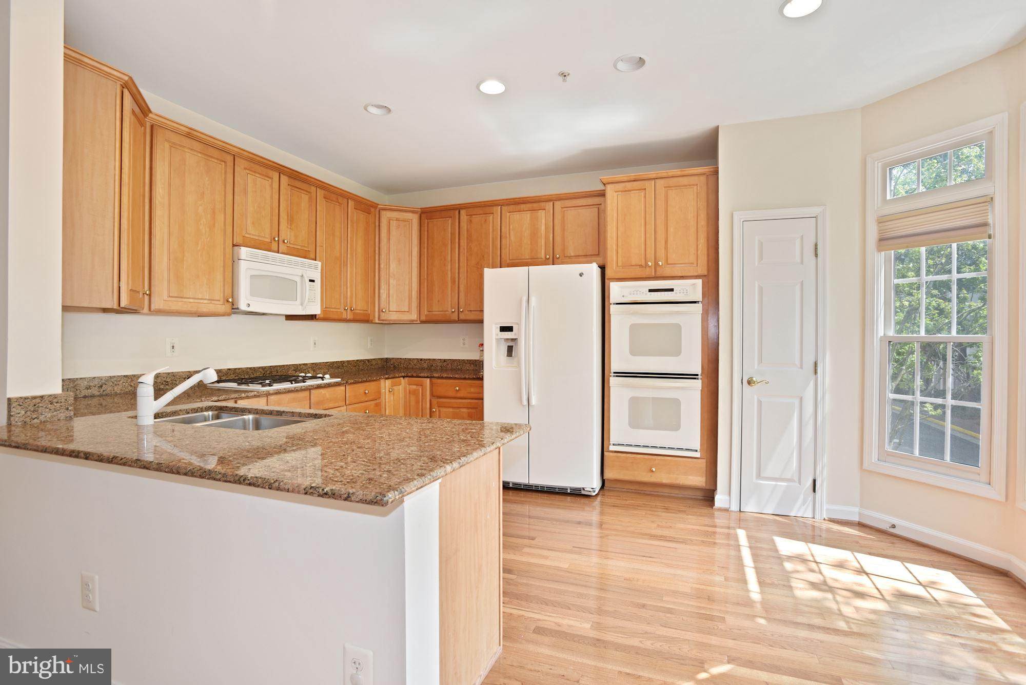 TYSONS VILLAGE - Residential Lease