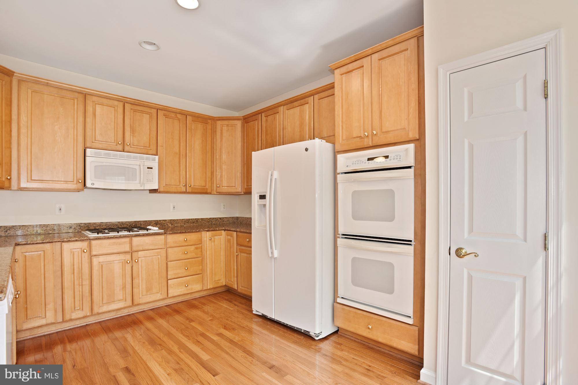 TYSONS VILLAGE - Residential Lease