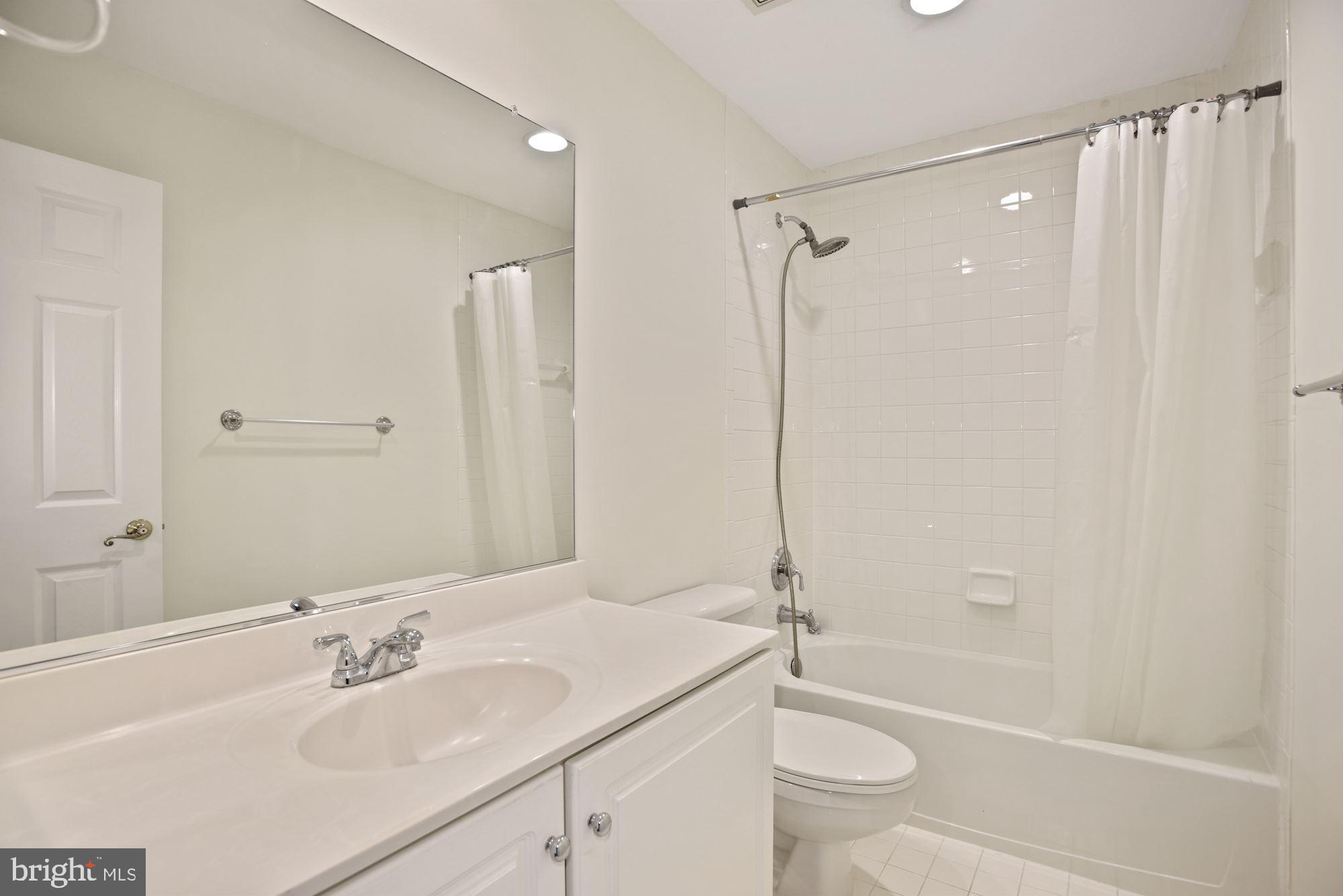 TYSONS VILLAGE - Residential Lease