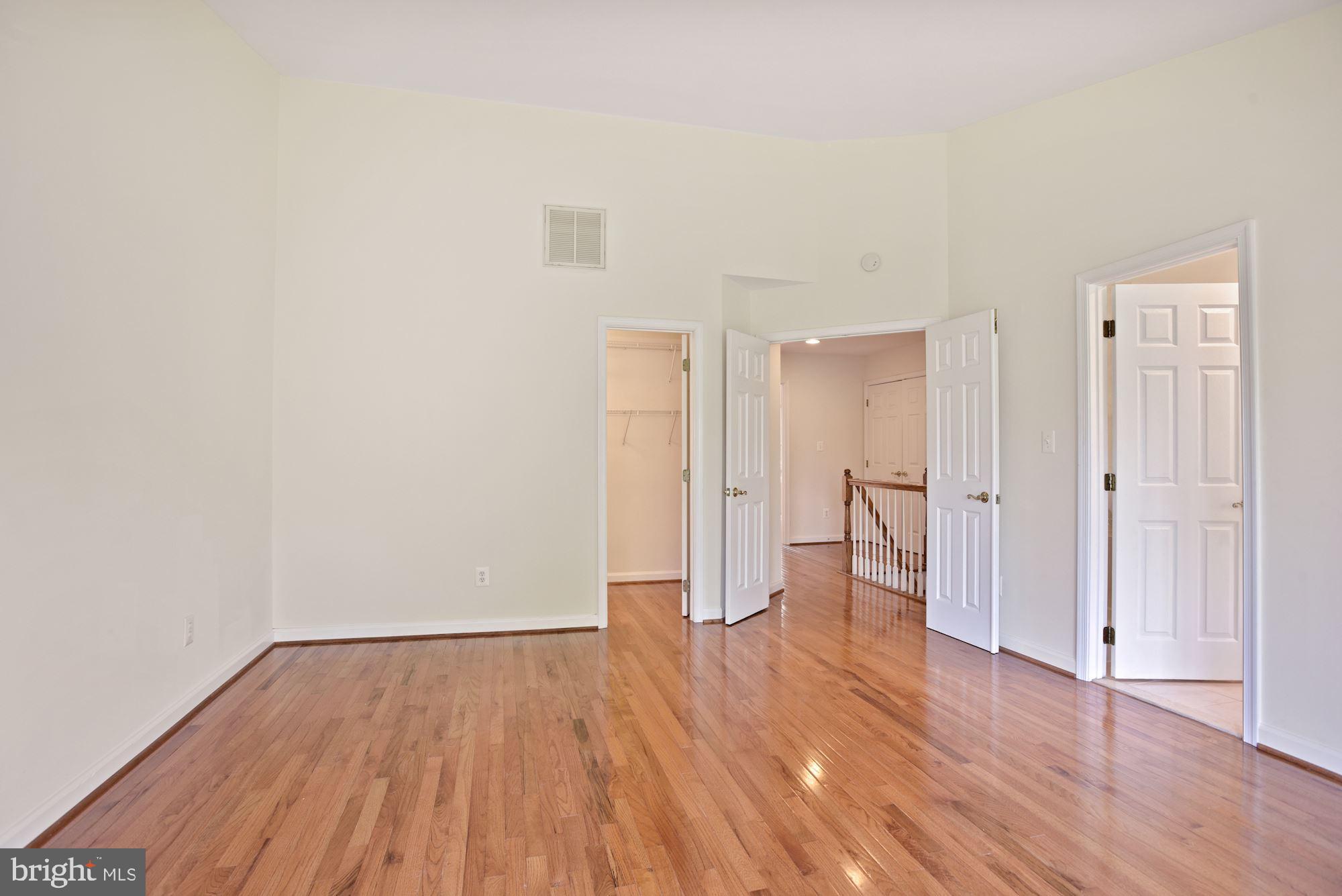 TYSONS VILLAGE - Residential Lease