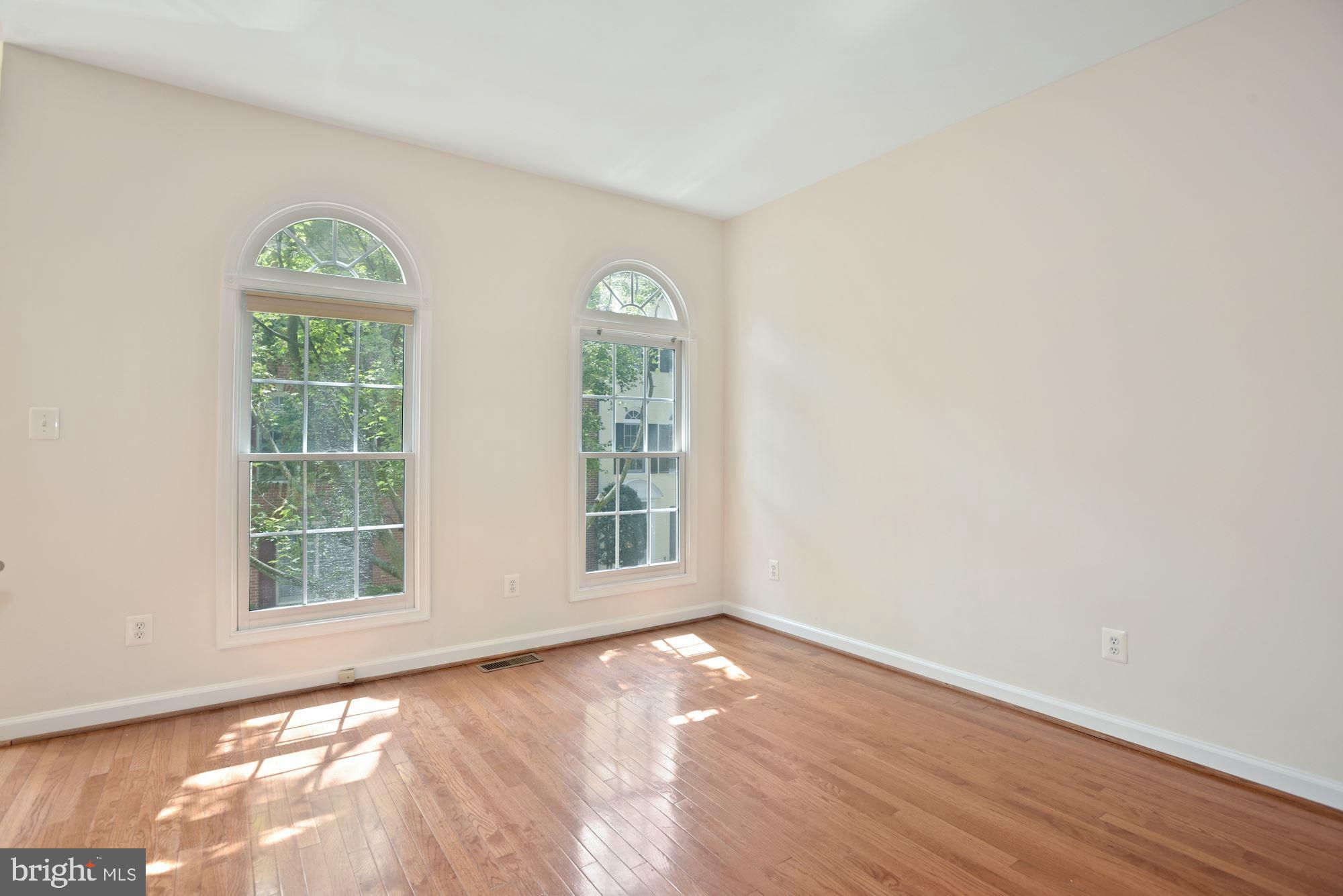 TYSONS VILLAGE - Residential Lease