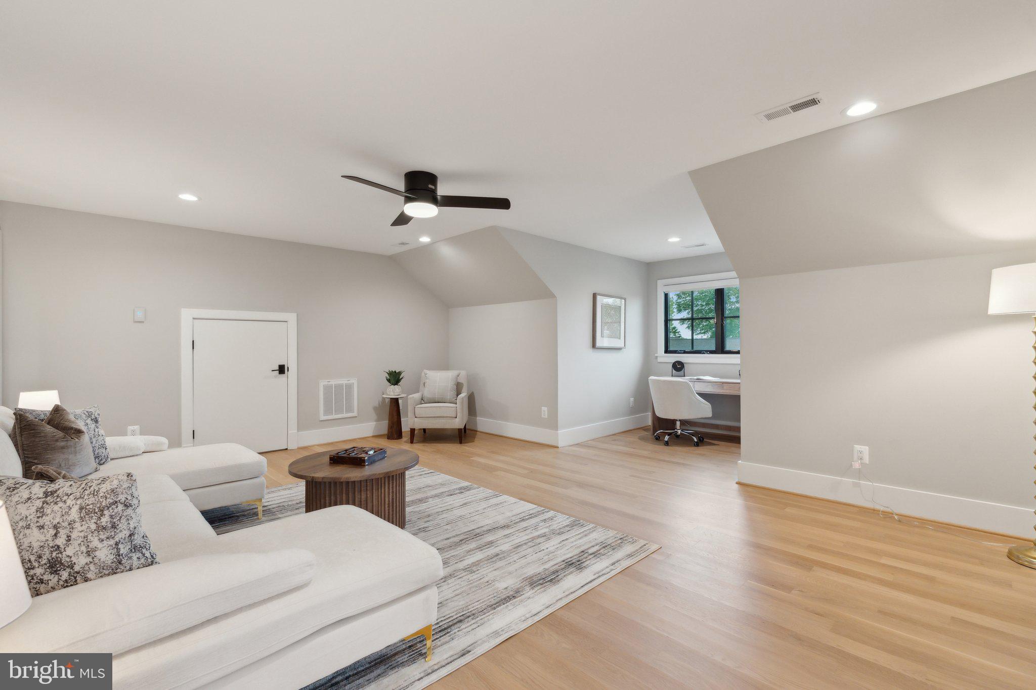 ROSEMONT - Residential