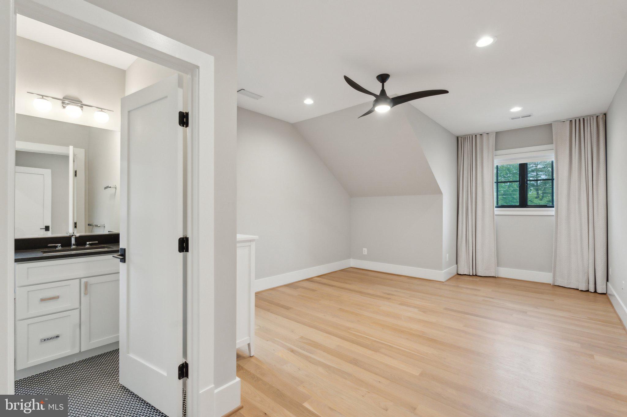 ROSEMONT - Residential