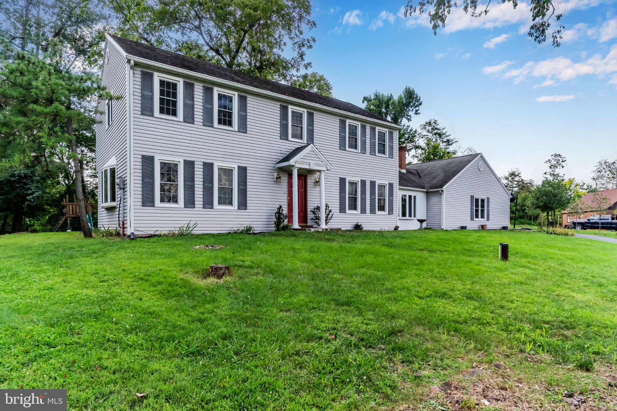 8 HOLLY DRIVE