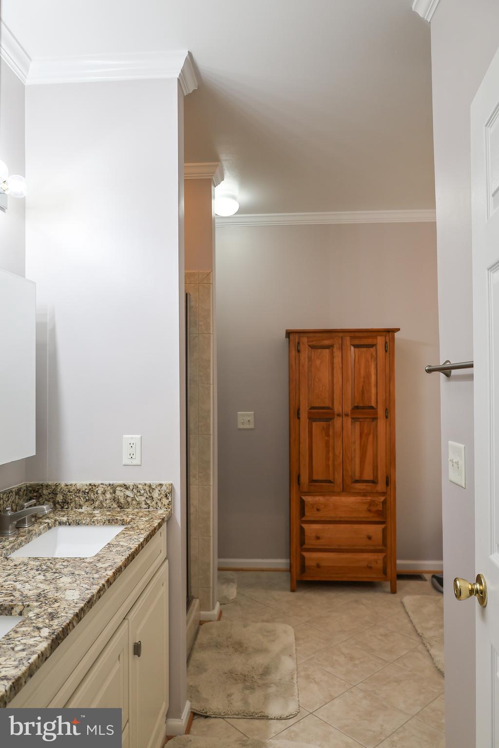 HIGH POINTE - Residential