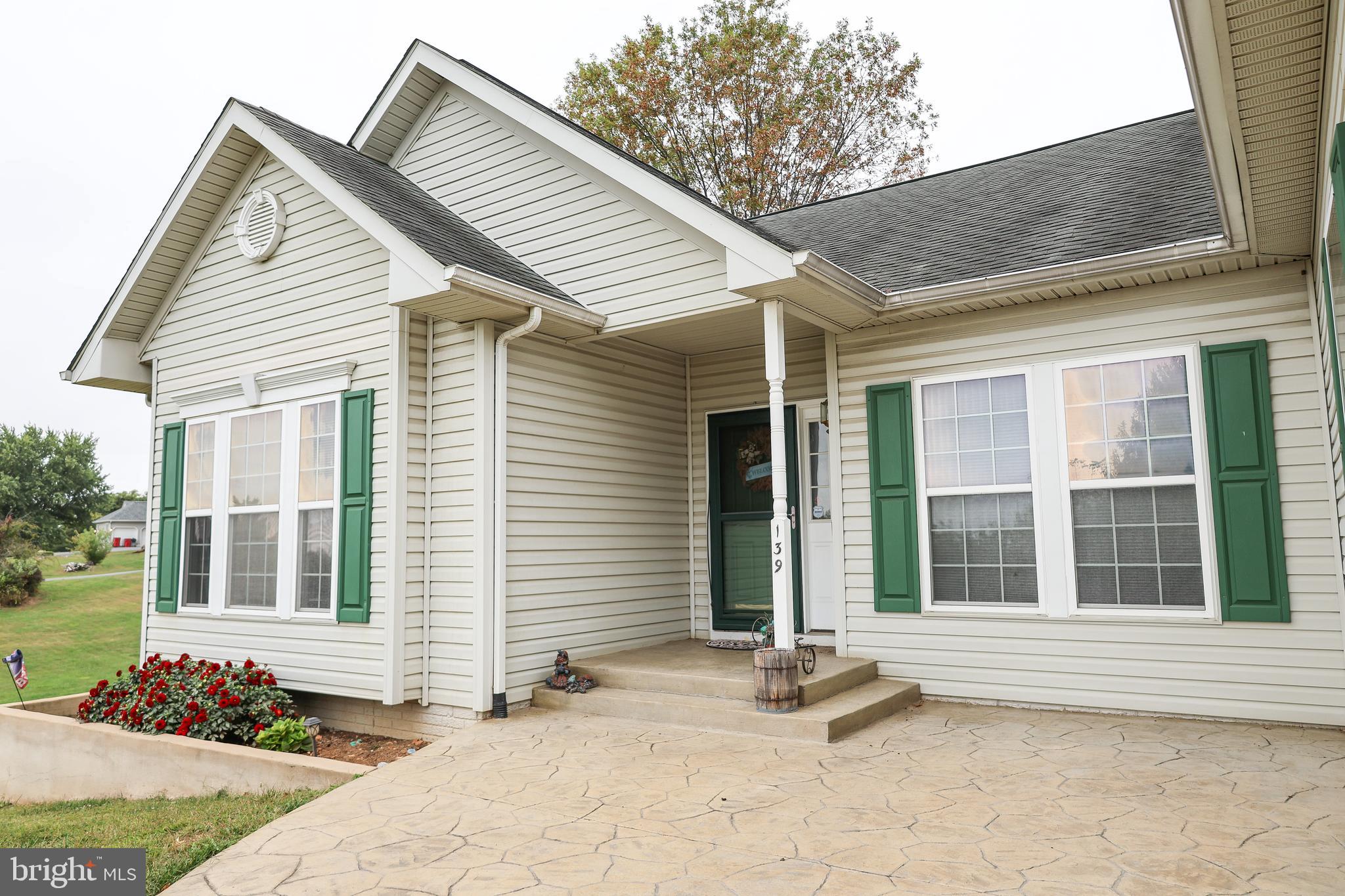 HIGH POINTE - Residential