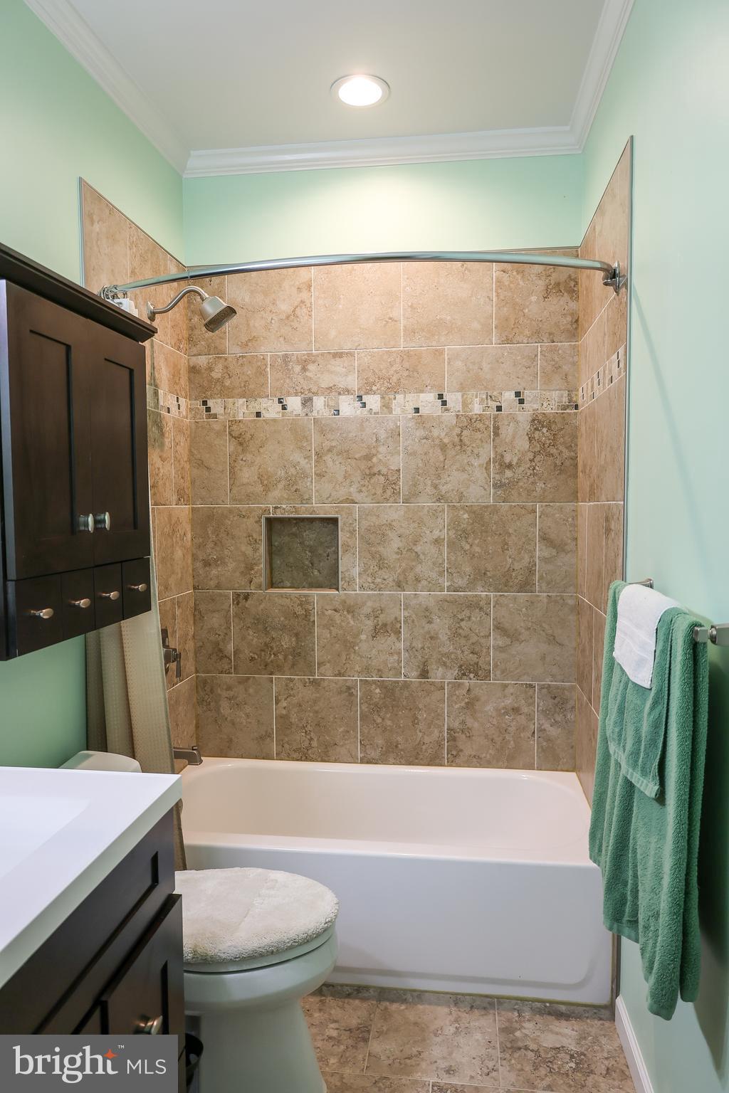 HIGH POINTE - Residential