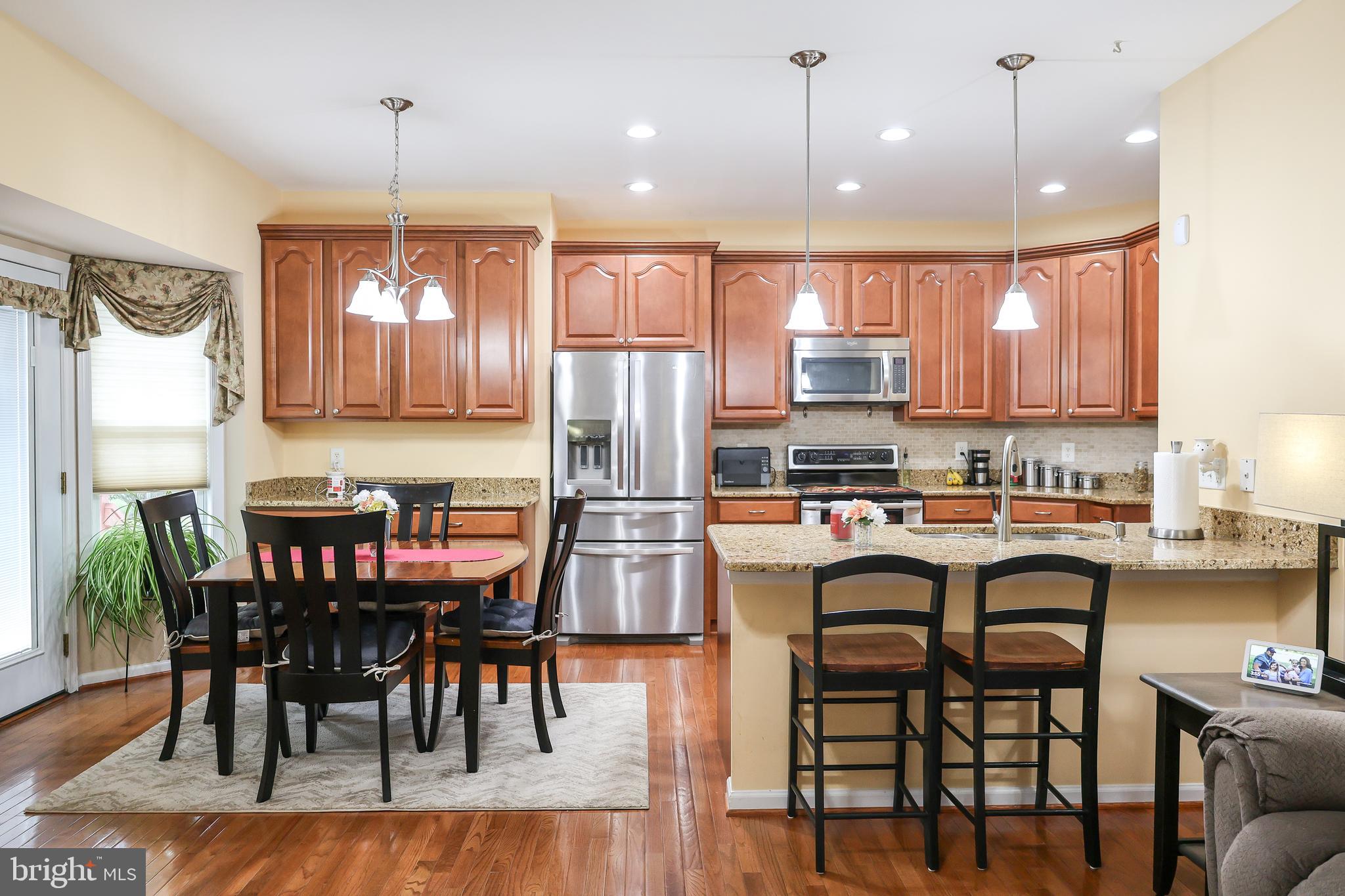 HIGH POINTE - Residential