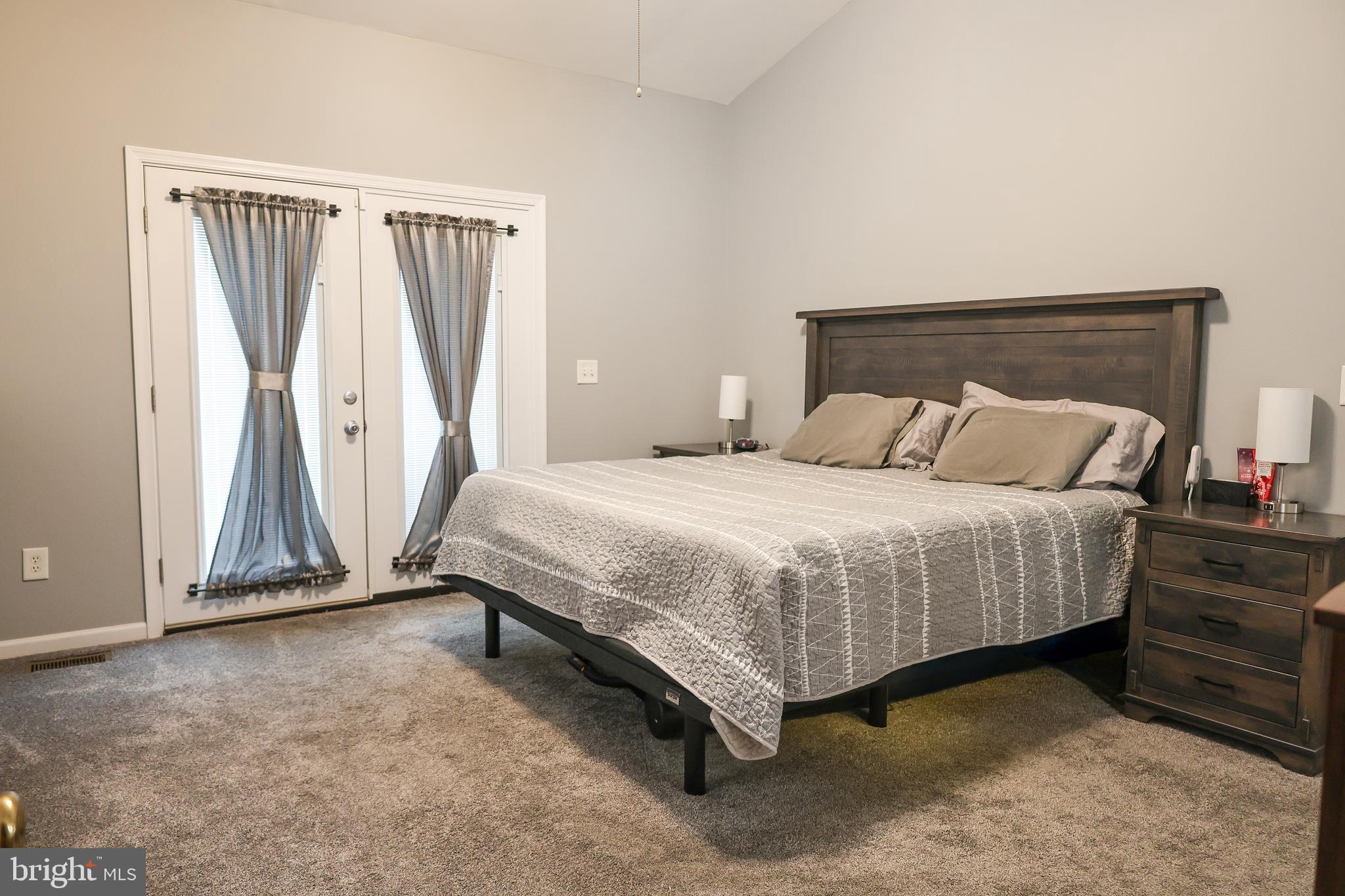 HIGH POINTE - Residential