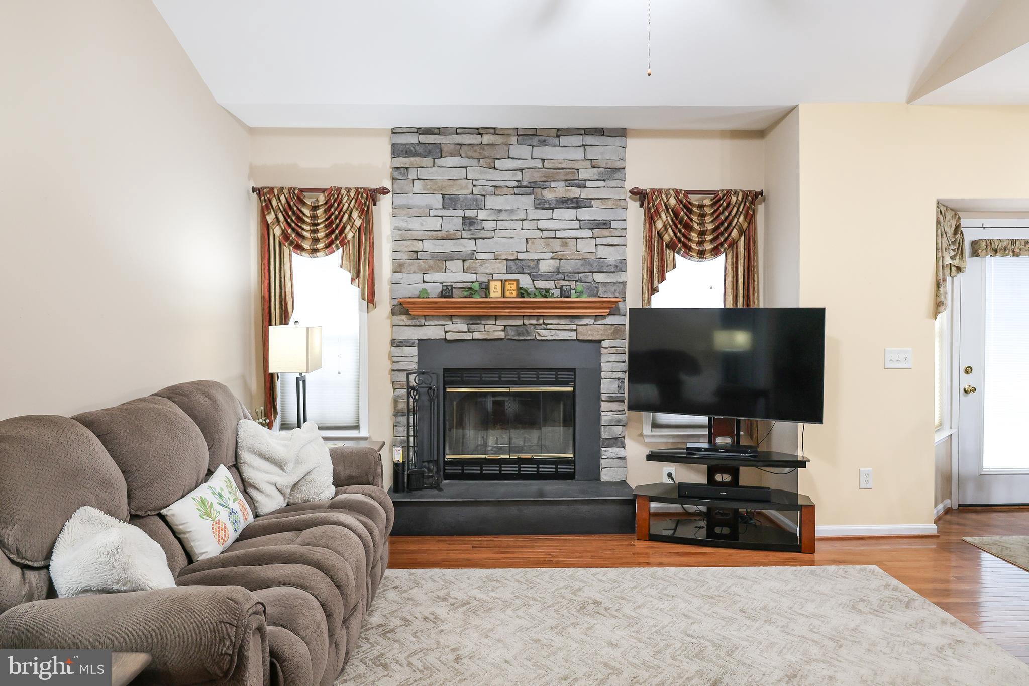 HIGH POINTE - Residential