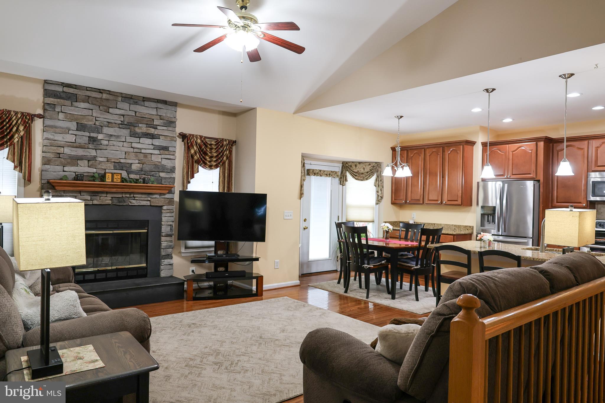 HIGH POINTE - Residential