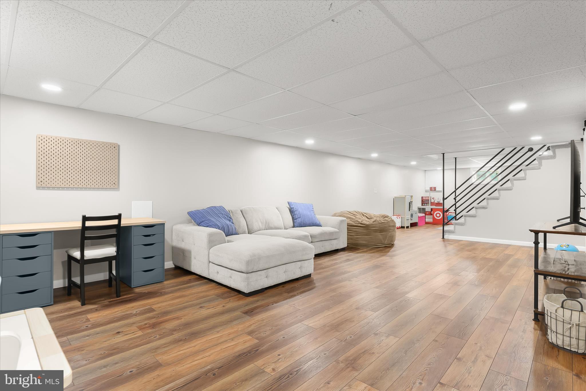 MIDDLE RIVER - Residential