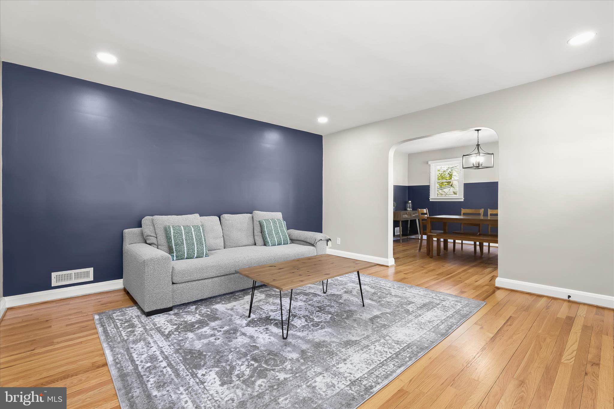 MIDDLE RIVER - Residential