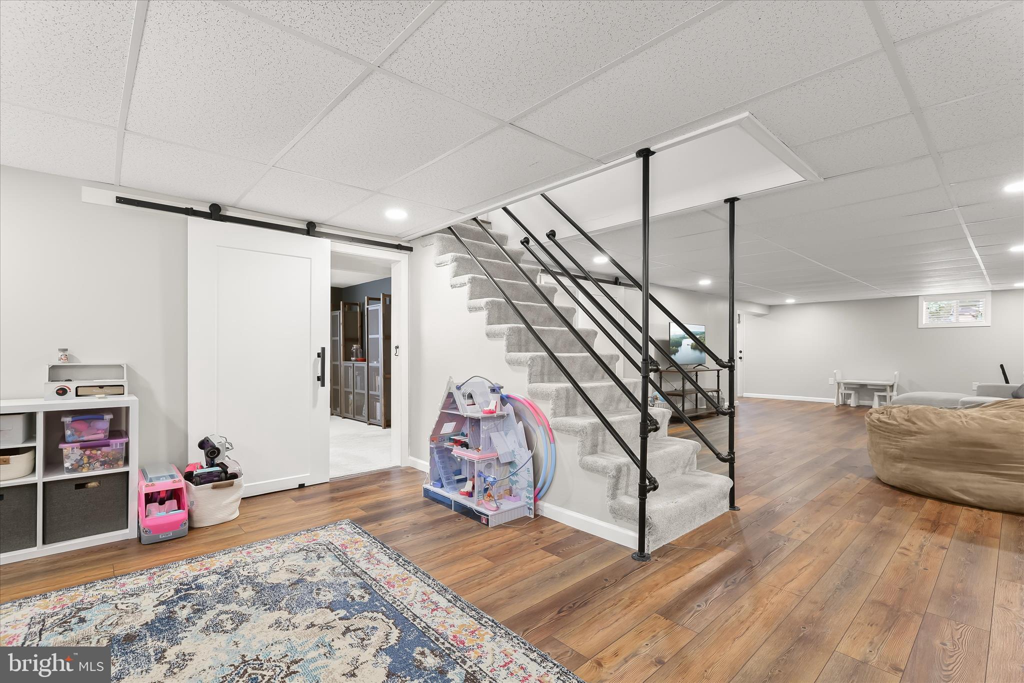 MIDDLE RIVER - Residential