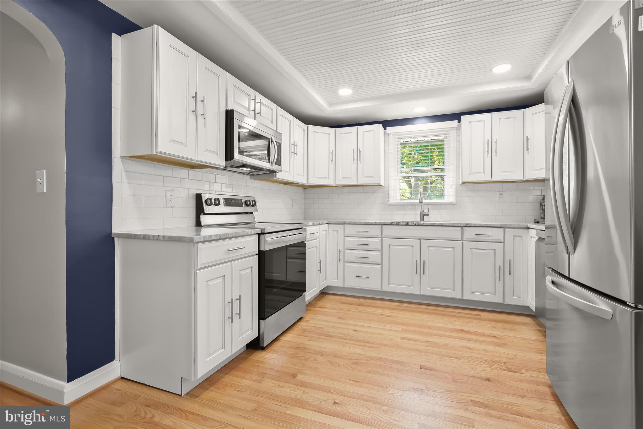 MIDDLE RIVER - Residential