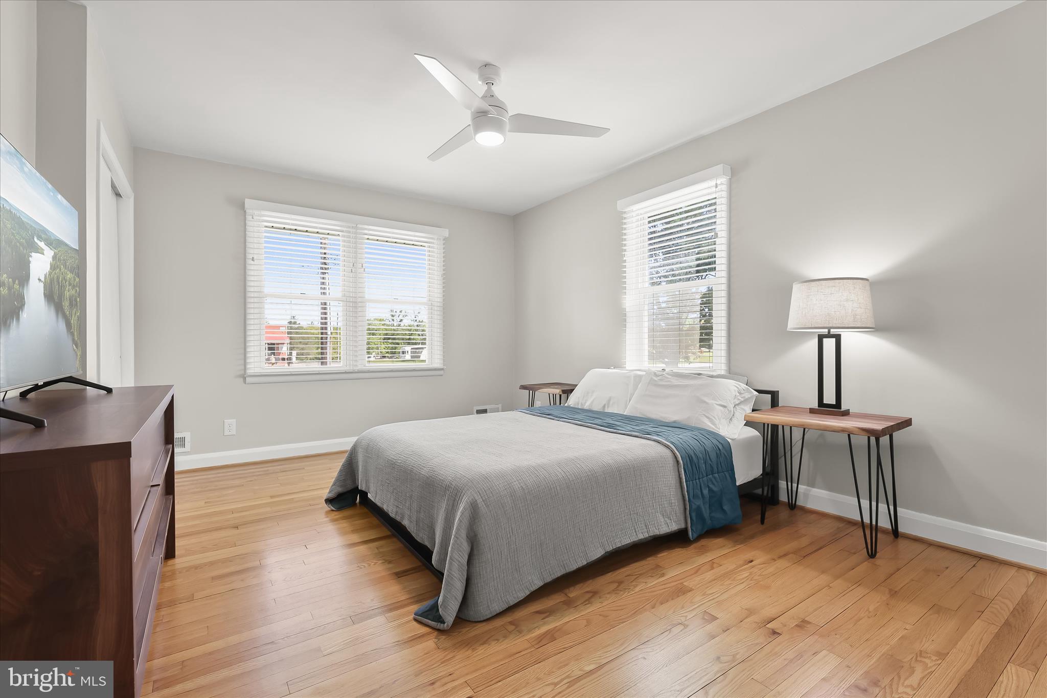 MIDDLE RIVER - Residential