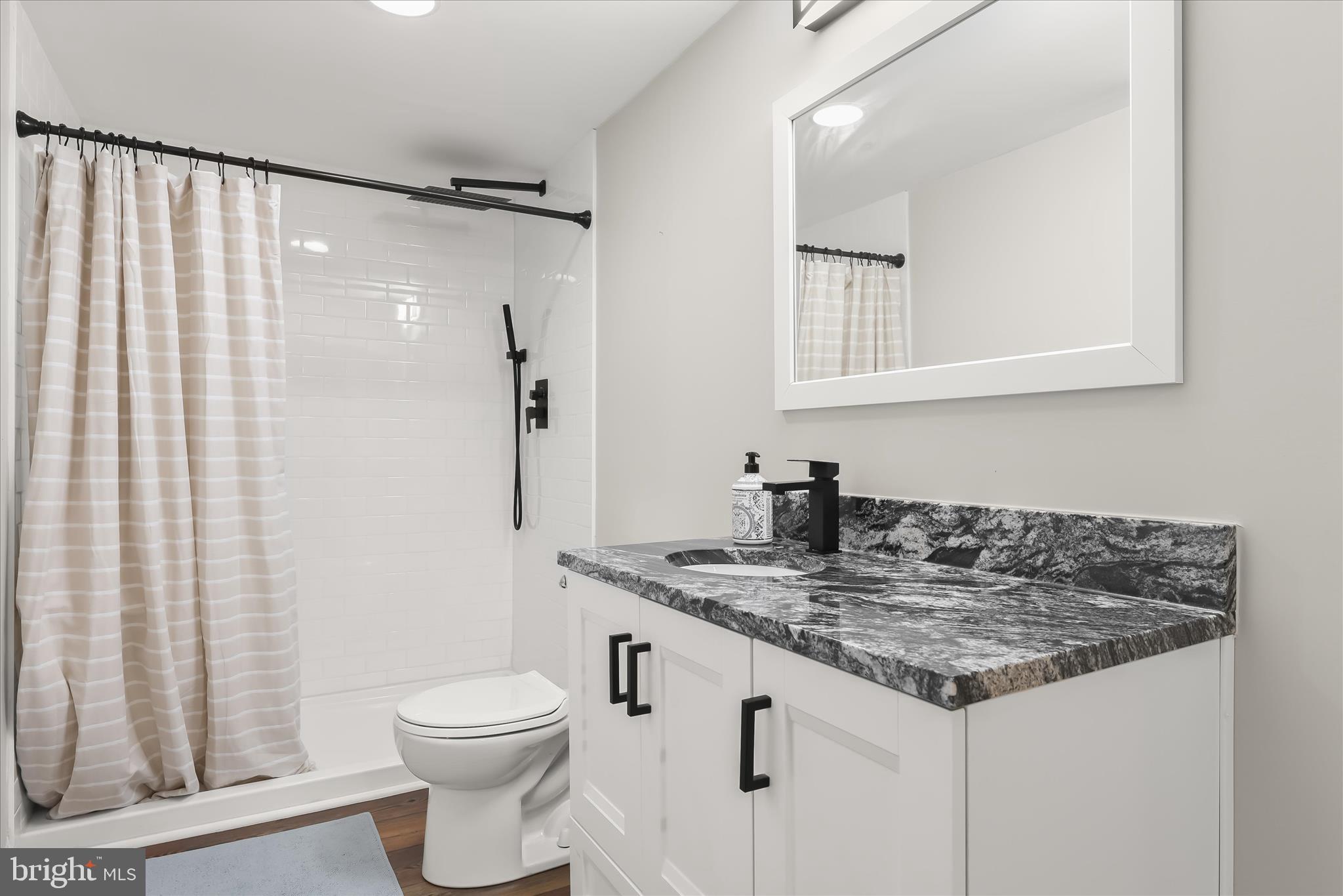 MIDDLE RIVER - Residential