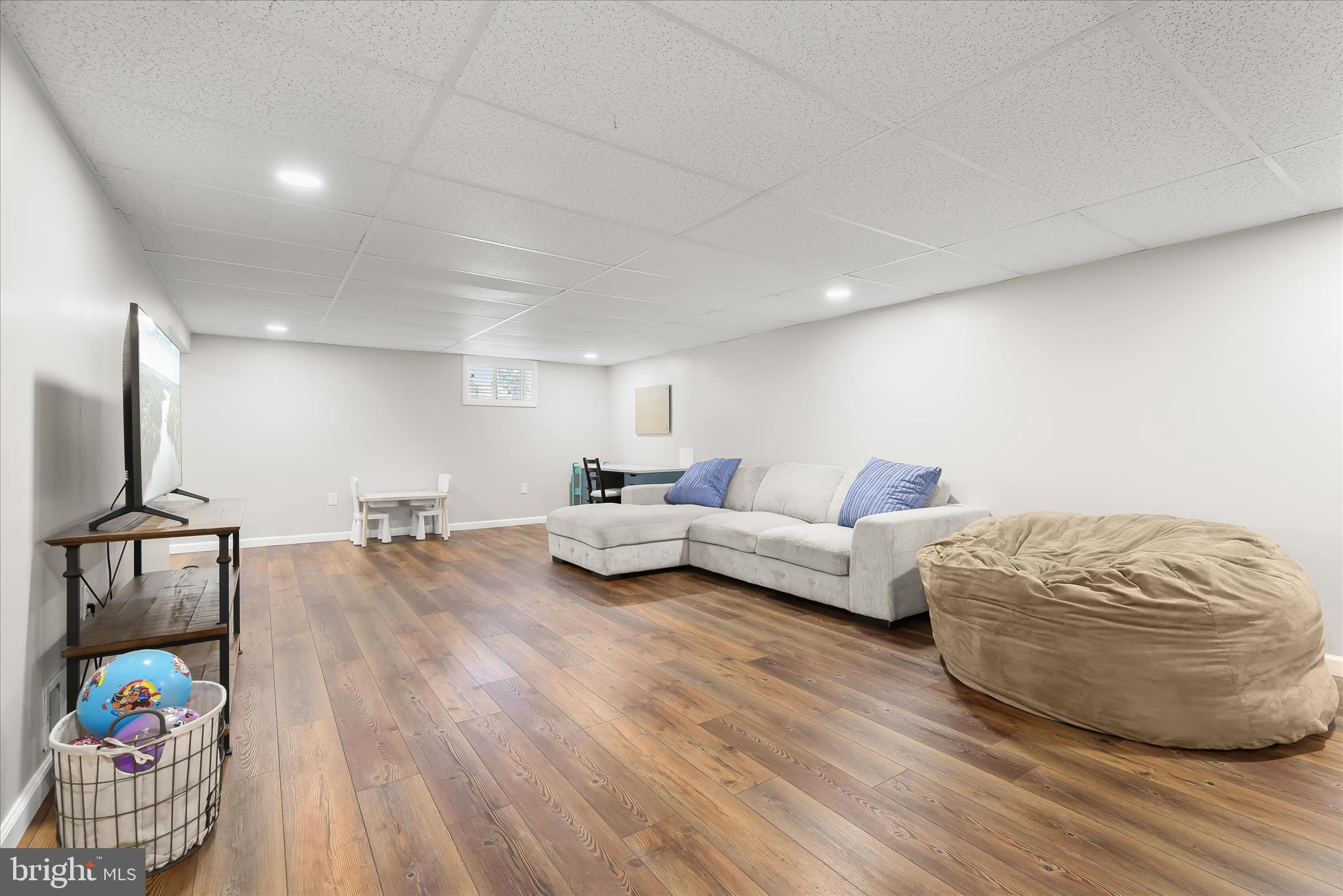 MIDDLE RIVER - Residential