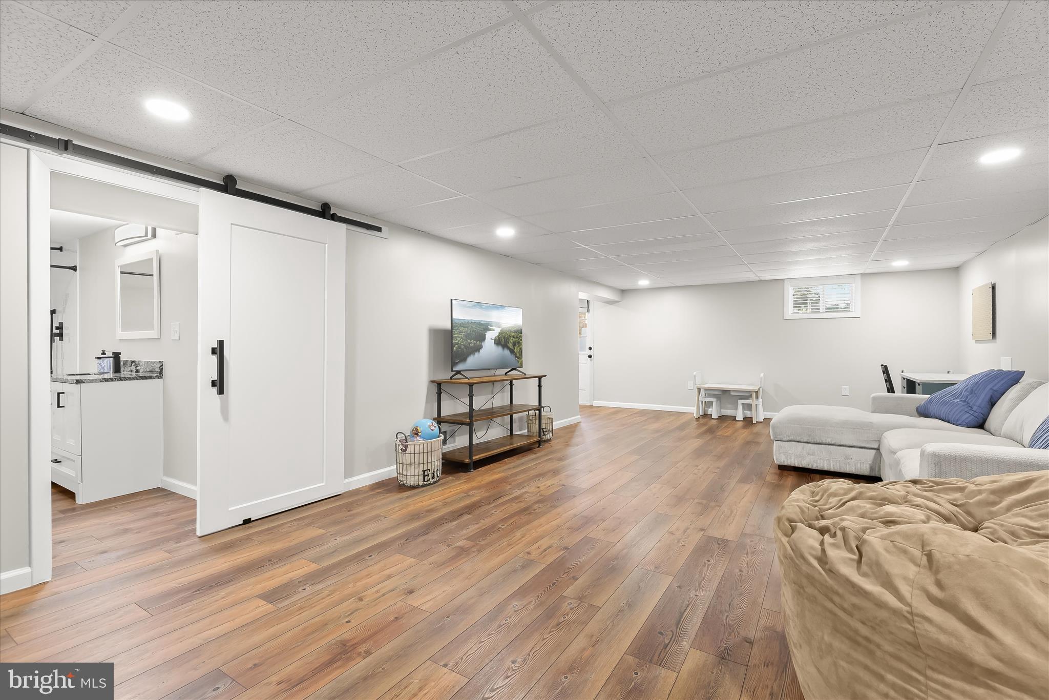 MIDDLE RIVER - Residential