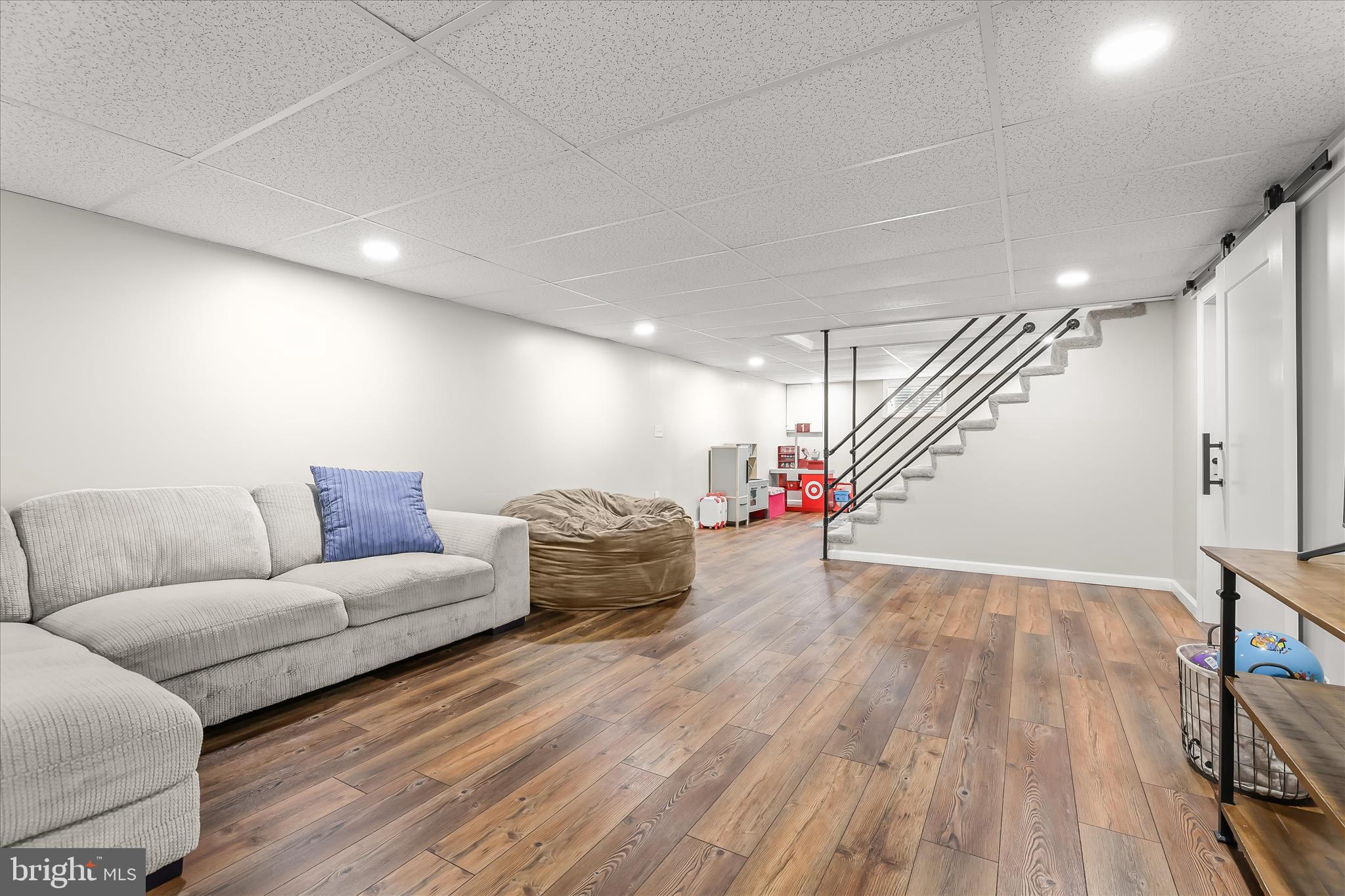 MIDDLE RIVER - Residential