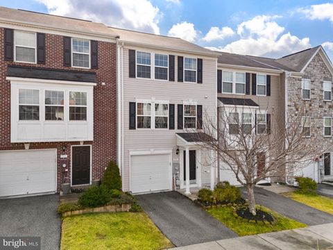 Townhouse For Sale - 113 Worsham Terrace<br/> Frederick County, WINCHESTER, VA 22602