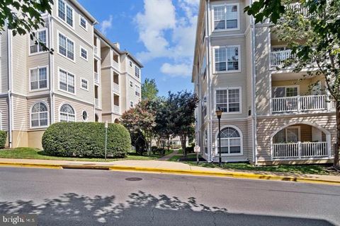 Photo of 4551 Strutfield Lane #4122, ALEXANDRIA, VA 22311 (MLS # VAAX2058200)