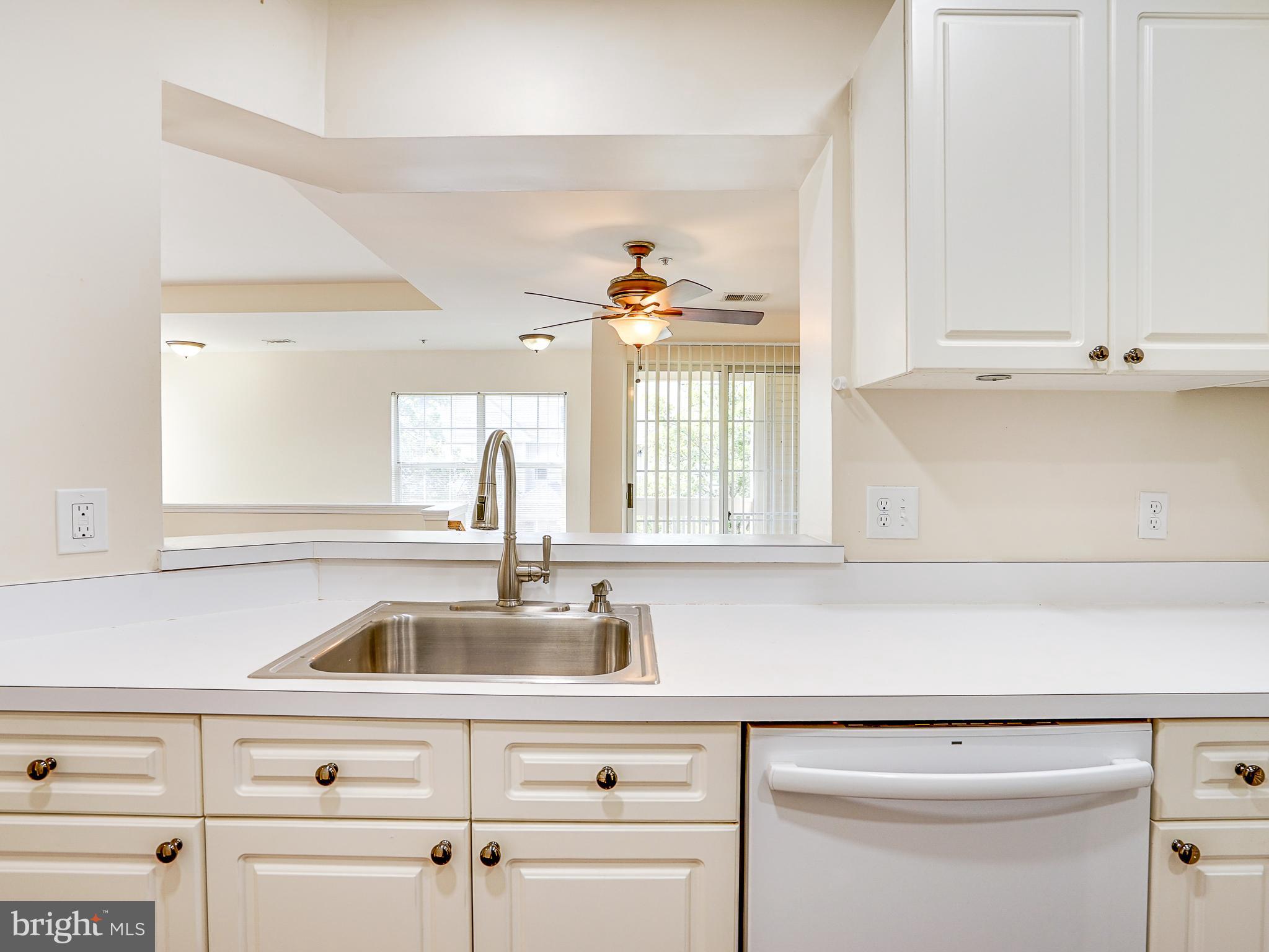 CHELSEA COURTS - Residential Lease